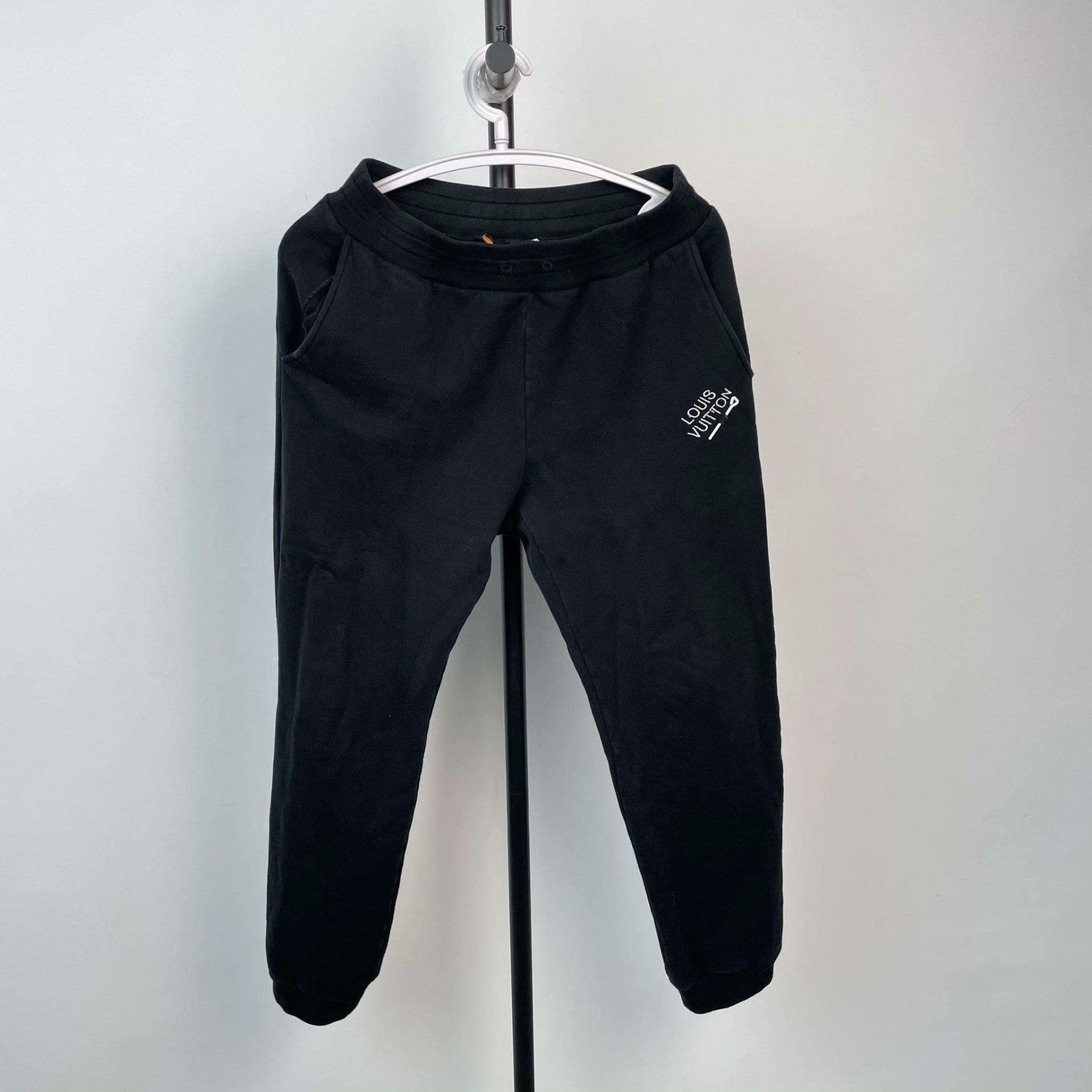 Louis Vuitton Louis Vuitton Cotton Black Sweatpants S Men Size US 30 / EU 46 - 1 Thumbnail