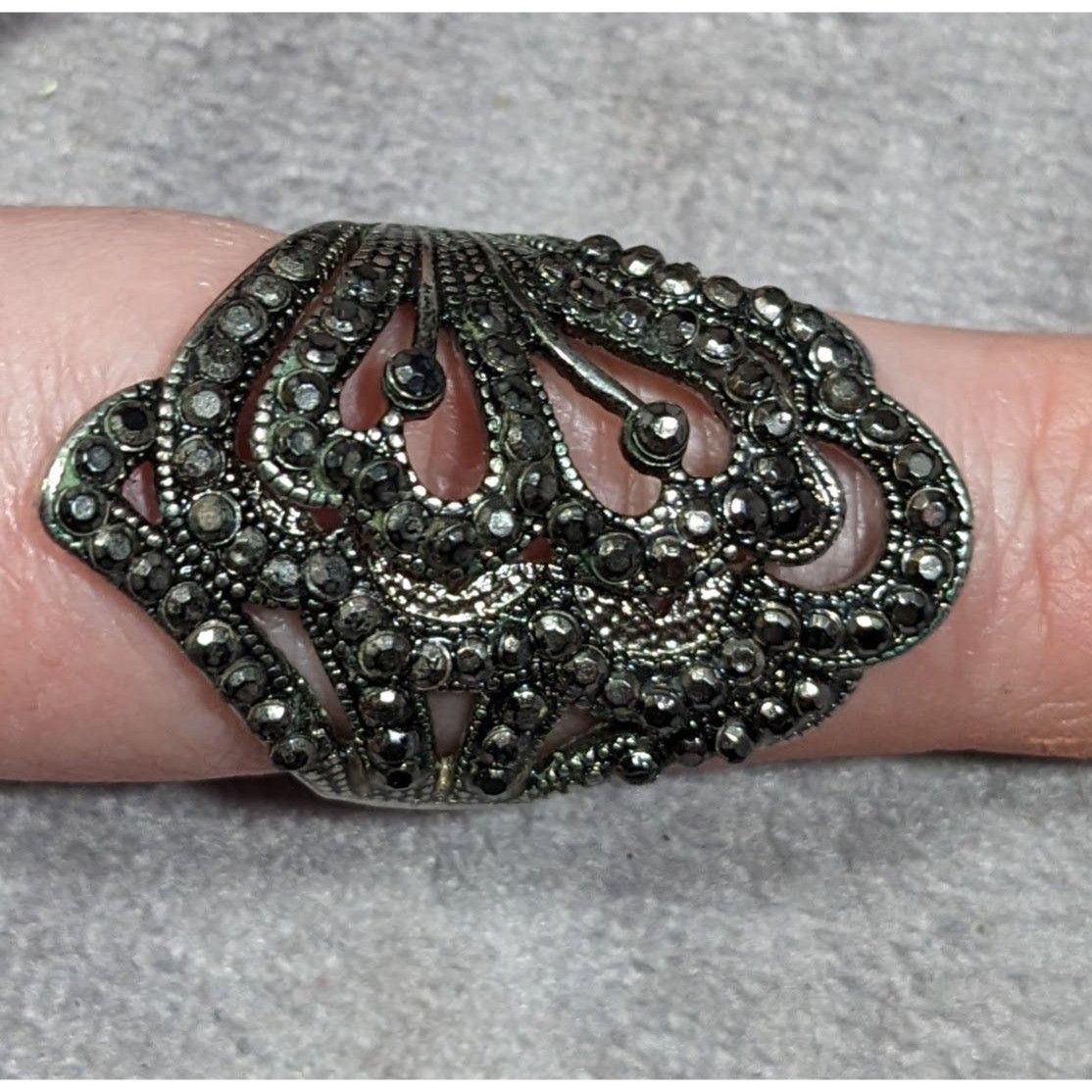 Other Gothic Whimsical Art Nouveau Silver Tone Ring Size 9 Size ONE SIZE - 7 Thumbnail