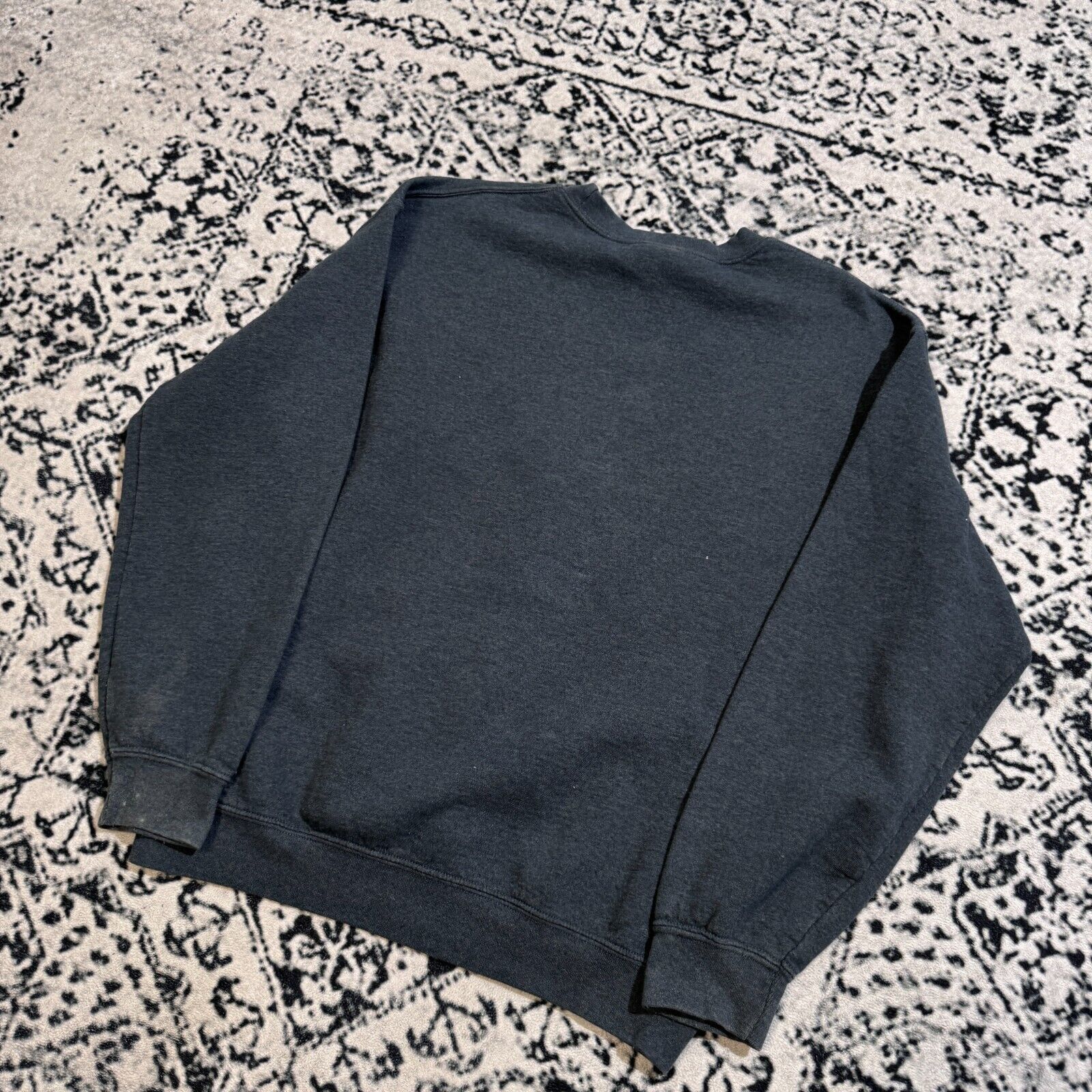 Vintage Vintage Unisex Gray Cotton Crewneck Size S Luxor Casino 90s Size US S / EU 44-46 / 1 - 10 Thumbnail