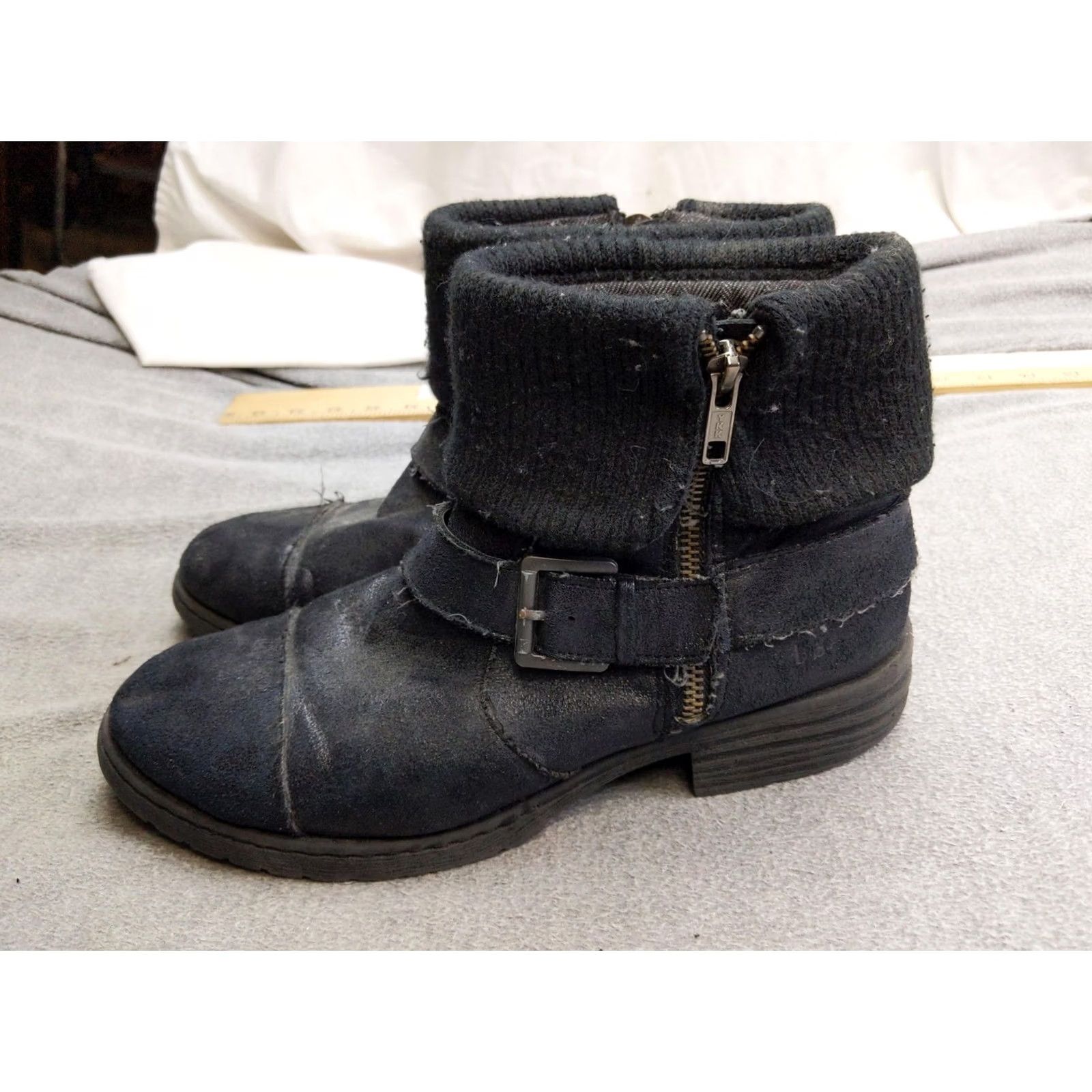 Vintage b.o.c. by Born Womens Boots Ankle Moto Zip Buckle Knit Cuff ZPB2819 Black Size 10 Adult Womens Casual Round Toe Low Heel Builtin knit cuff bootie Size US 10 / IT 40 - 2 Thumbnail