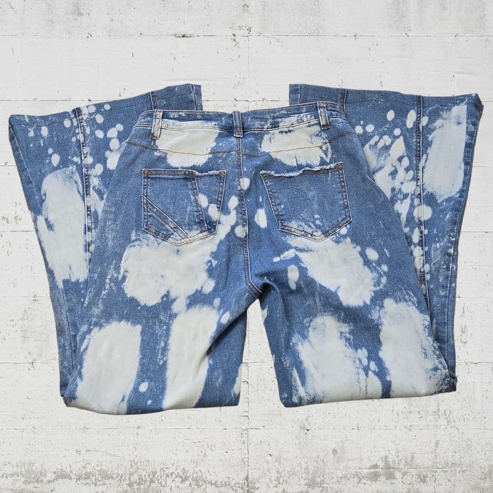 Other Light Wash Bleached Wide Flare Jeans Size 10 Size 32" / US 10 / IT 46 - 6 Thumbnail