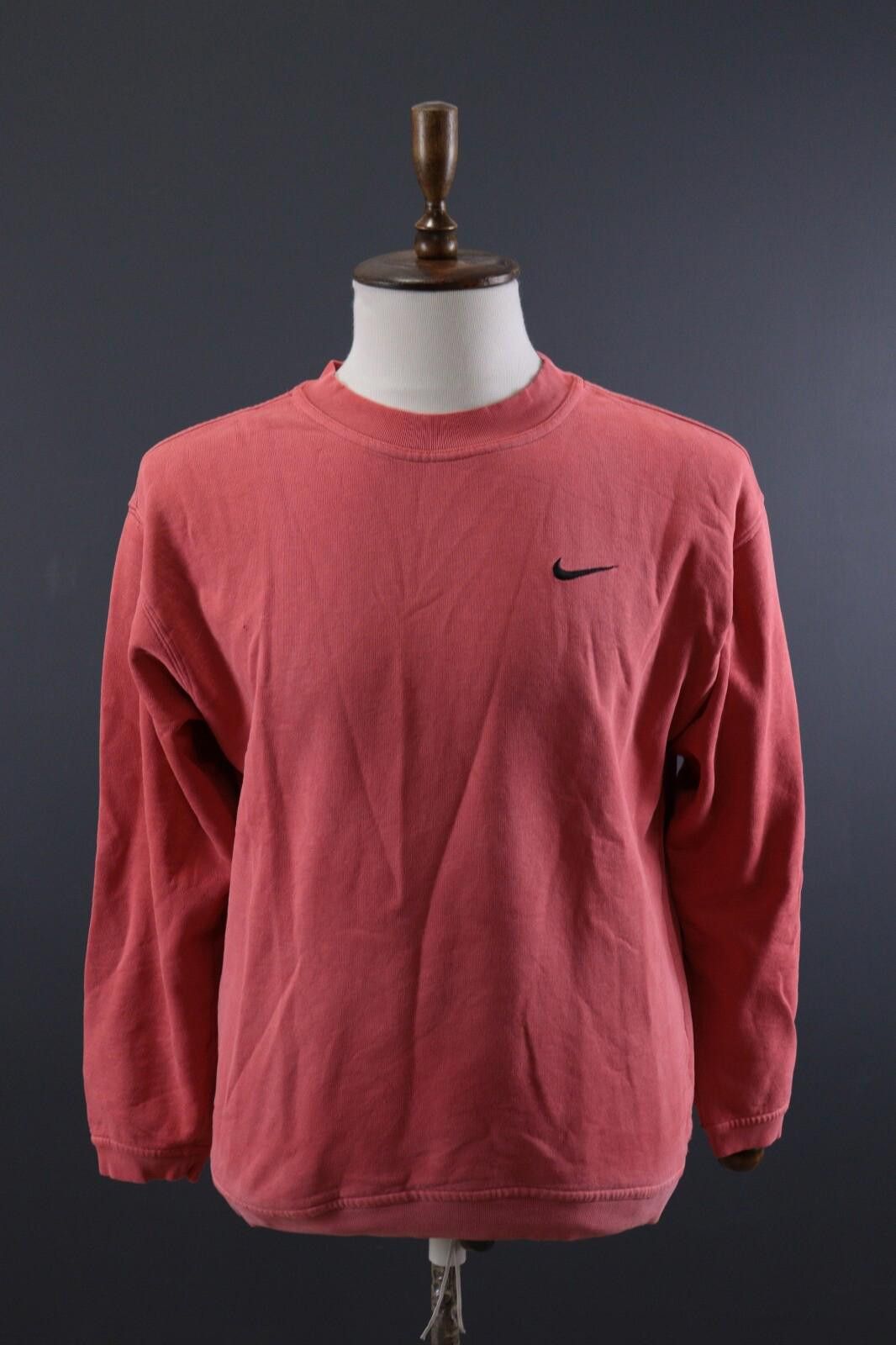 Nike Nike Vintage Sports Wear Small Swoosh Sweatshirt Size Large Size US L / EU 52-54 / 3 - 1 Thumbnail
