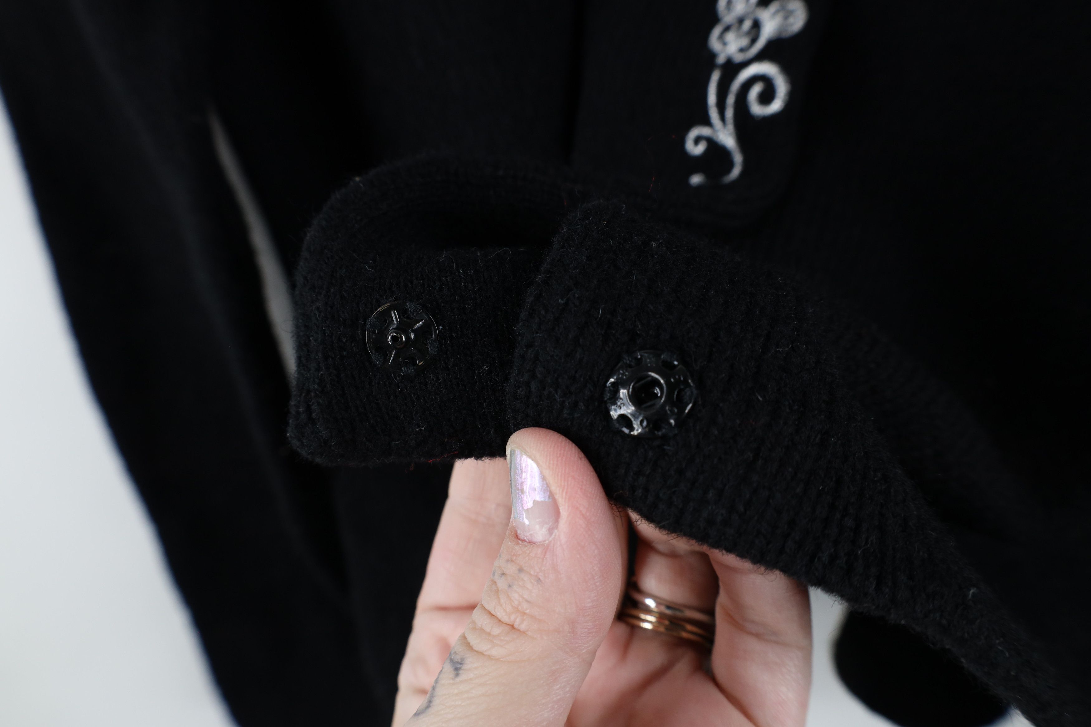 Disney × Vintage Vintage 90s Disney Mickey Mouse Wool Knit Cardigan Sweater Size L / US 10 / IT 46 - 8 Thumbnail