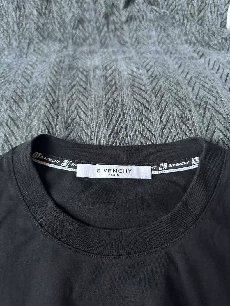 Givenchy Givenchy Ripped Short Sleeve Size US M / EU 48-50 / 2 - 3 Thumbnail