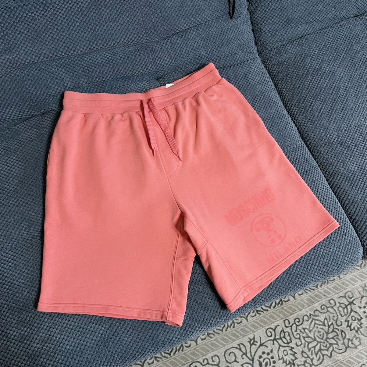 Moschino Shorts Moschino Milano Size US 38 / EU 54 - 1 Thumbnail
