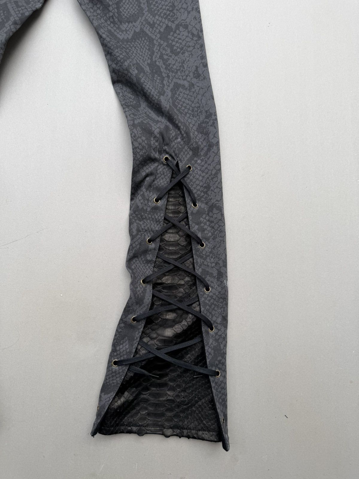 Japanese Brand lace up flare jeans Size US 26 / EU 42 - 4 Thumbnail