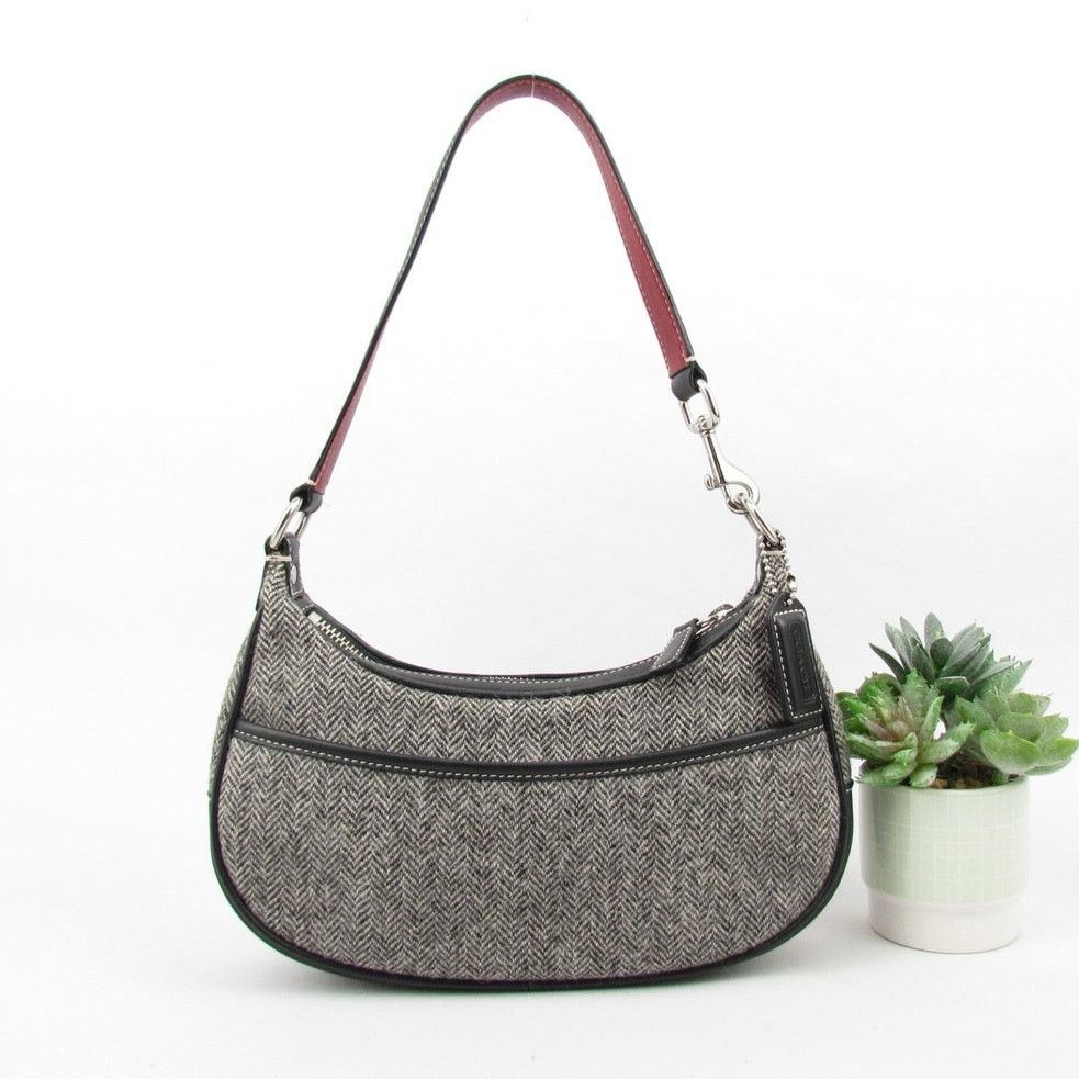 Coach Authentic Coach Vintage Y2K Baguette Bag Size ONE SIZE - 1 Thumbnail