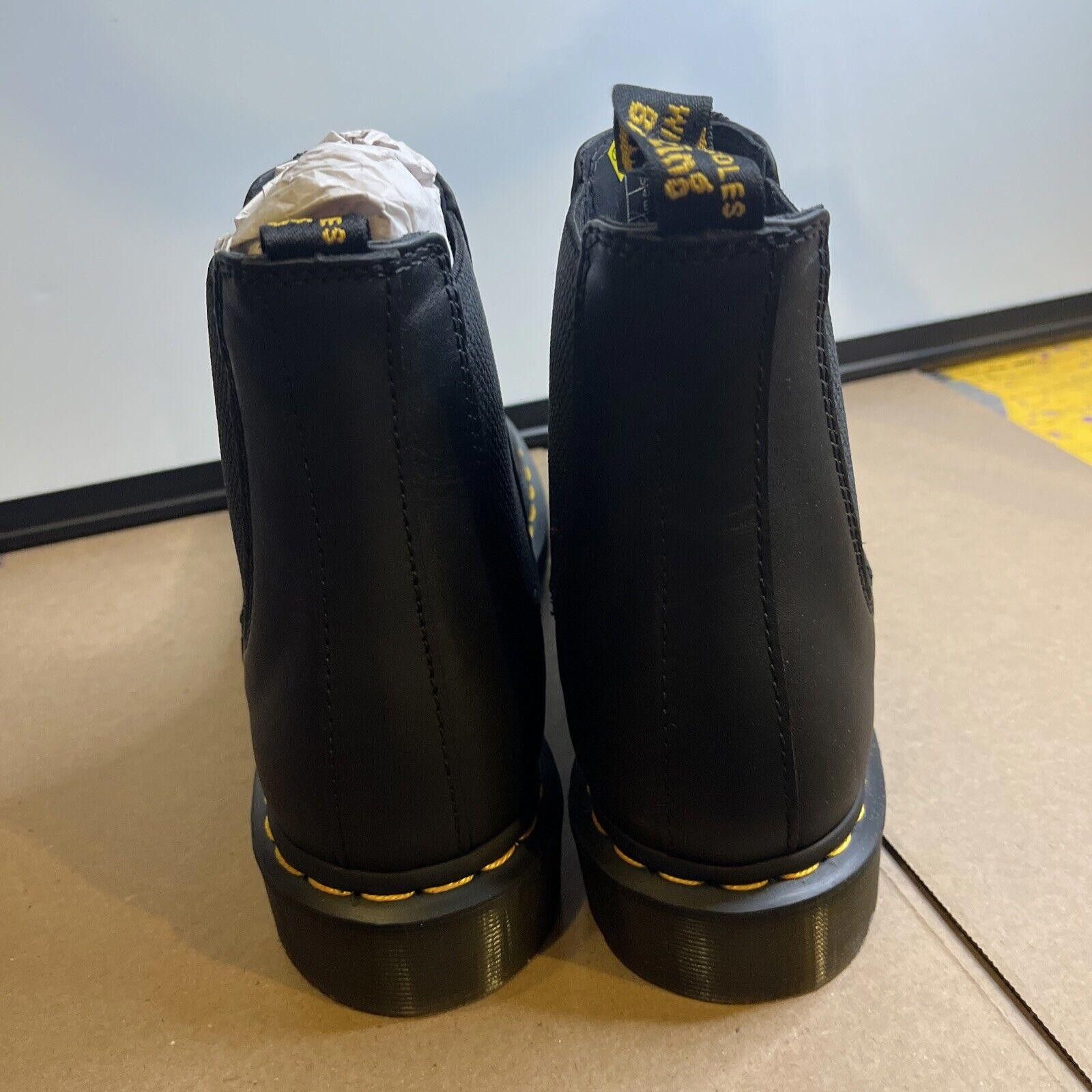 Dr. Martens Woman's Boots Dr. Martens 2976 Chelsea Boot Women’s 10 Size US 10 / IT 40 - 3 Thumbnail
