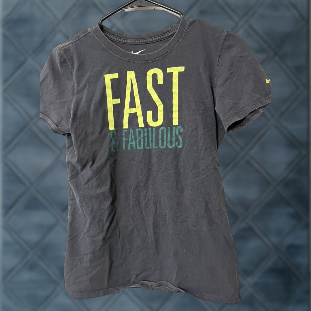 Nike Nike Women Fast & Fabulous T-Shirt Casual Short Sleeve Gray M Athletic Fit 90s Vintage Style Size M / US 6-8 / IT 42-44 - 1 Thumbnail