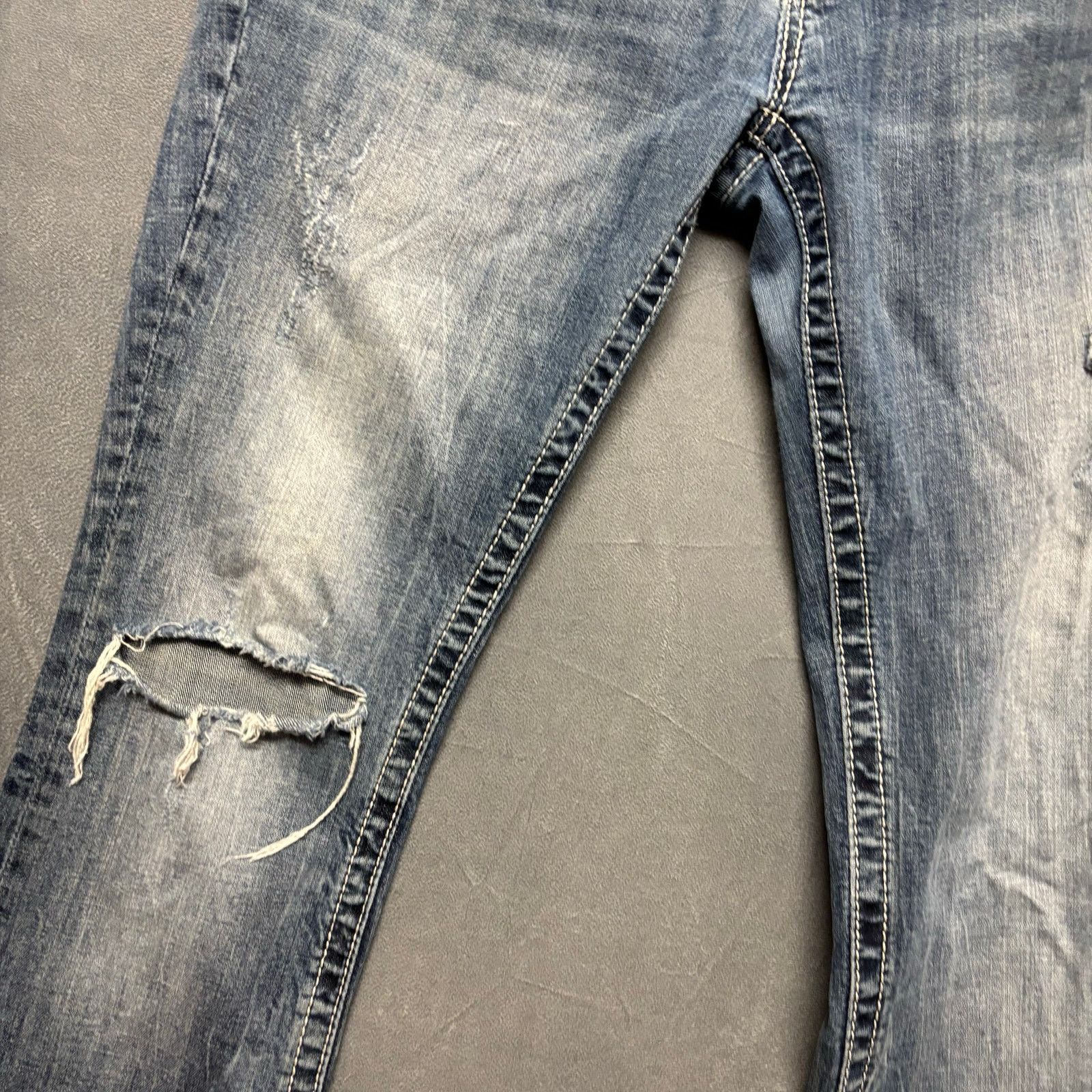 Miss Me Miss Me Studded Embellished Jeans Distress Signature Bootcut Size 30" / US 8 / IT 44 - 9 Thumbnail