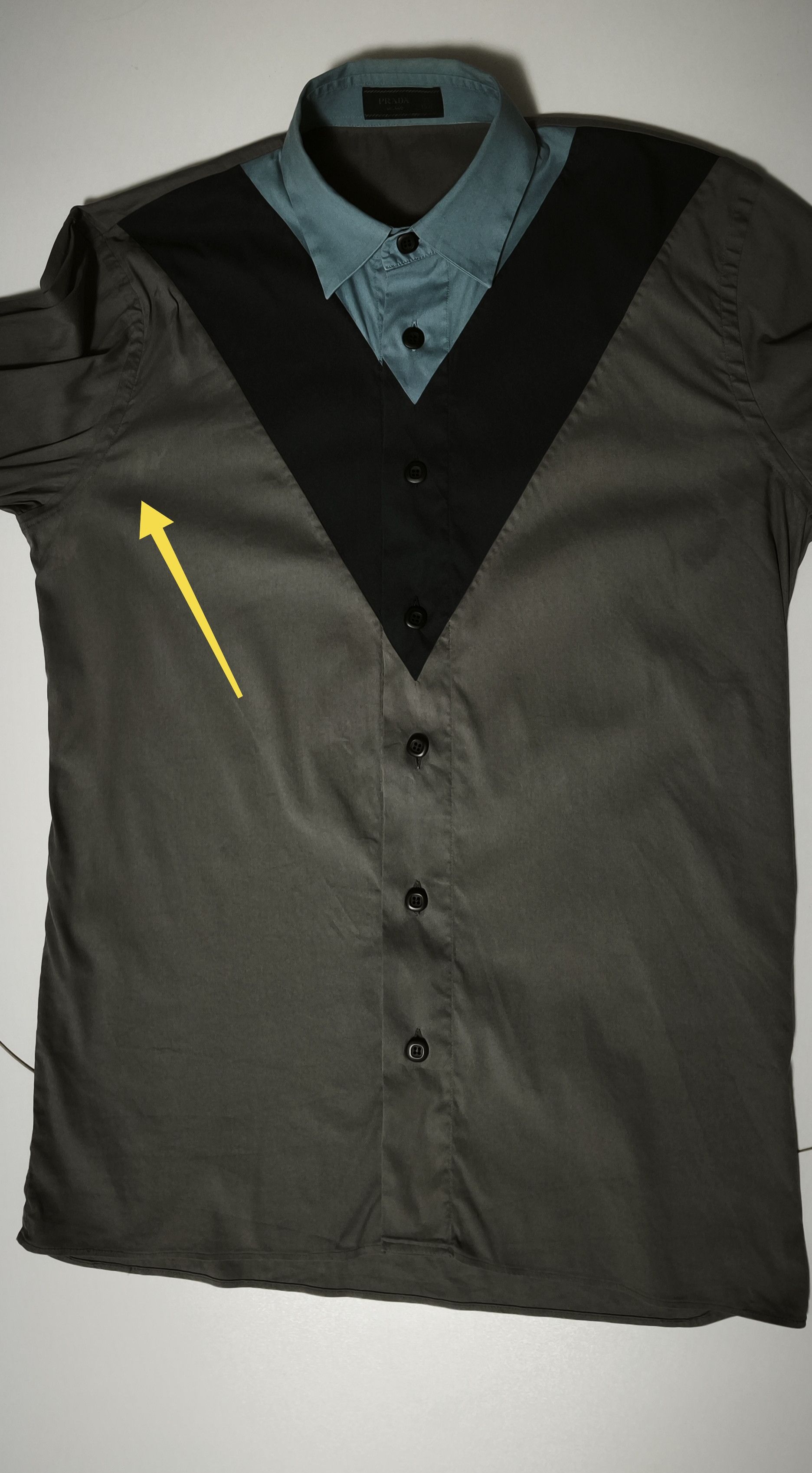 Prada FW2011 - Gray shirt with black and light blue details Size US M / EU 48-50 / 2 - 11 Thumbnail