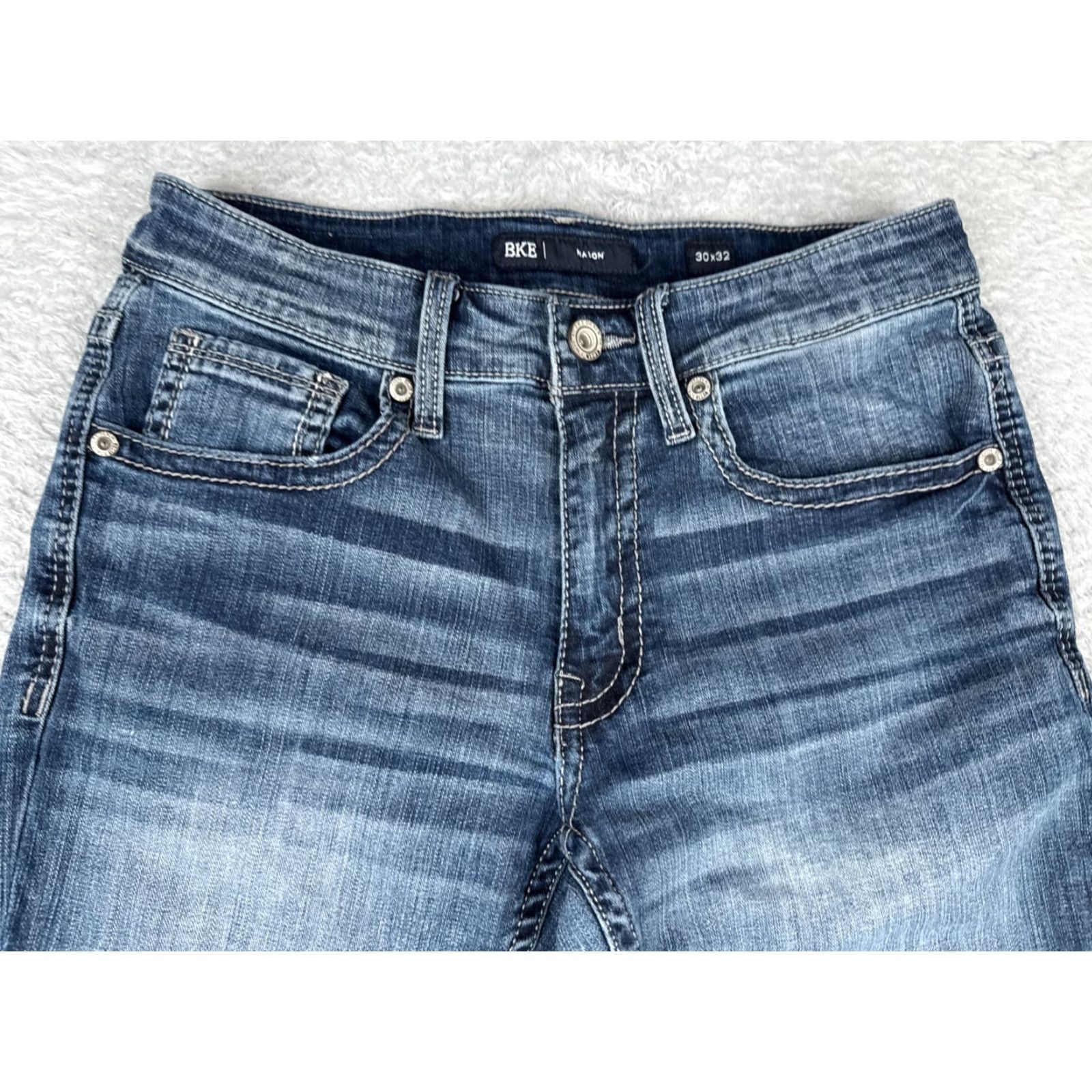 Vintage BKE Jeans Men 30x32 Blue Denim Skinny Mason Cotton Blend Embroidered Mid Rise Jeans Mens 30 Inseam 32in 5-Pocket Logo Harness Buckle Brand Vintage N/A Size US 30 / EU 46 - 4 Thumbnail