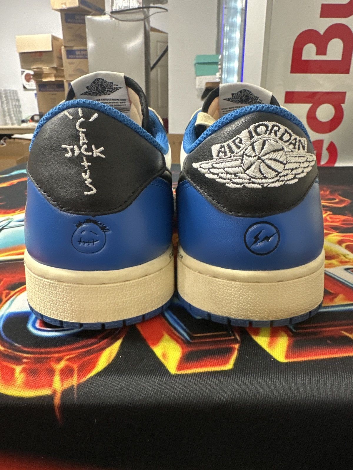 Nike × Travis Scott Travis scott low fragments Size US 10 / EU 43 - 14 Thumbnail