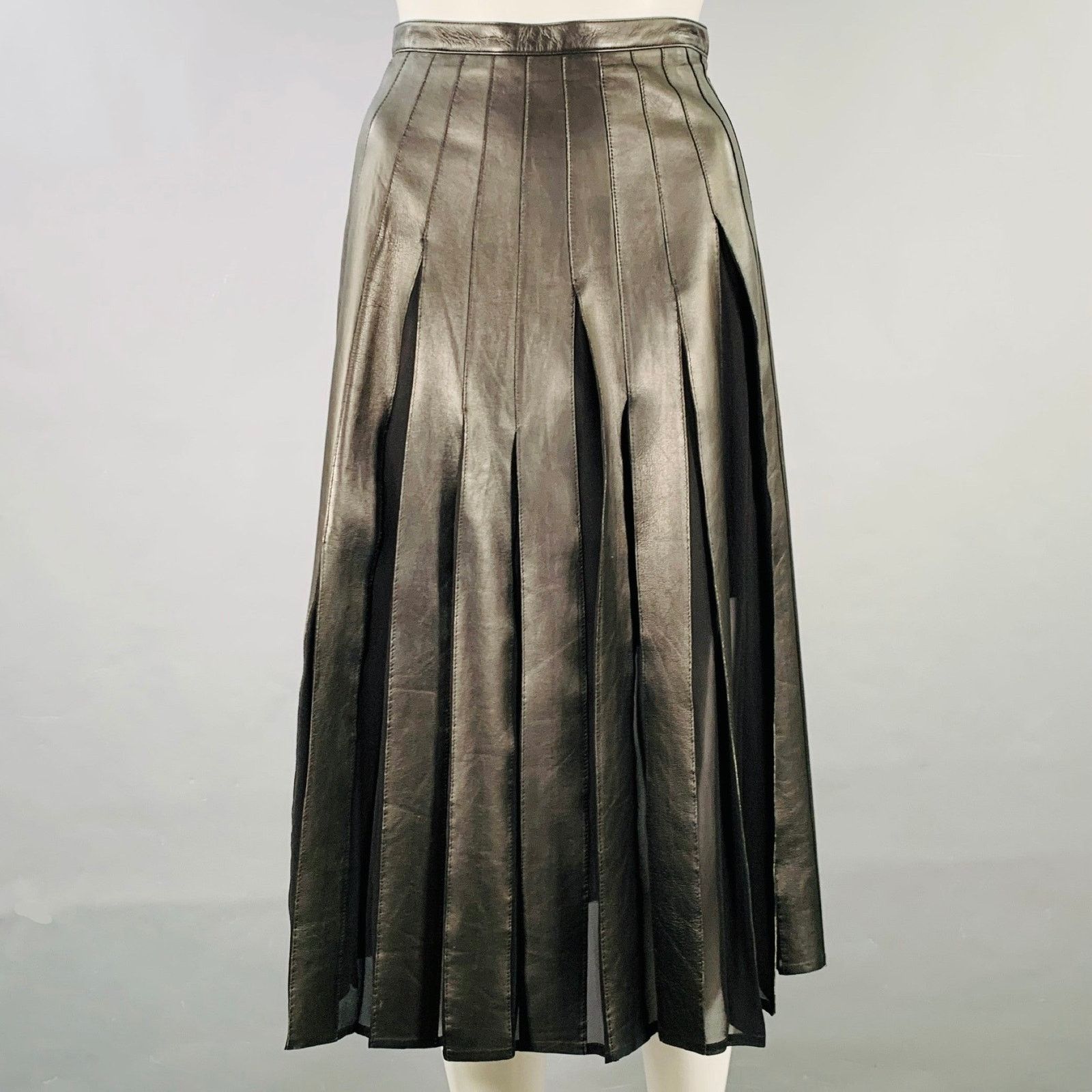 Burberry BURBERRY LONDON Size 2 Black Silk Pleated Midi Skirt Size 26" / US 2 / IT 38 - 1 Thumbnail