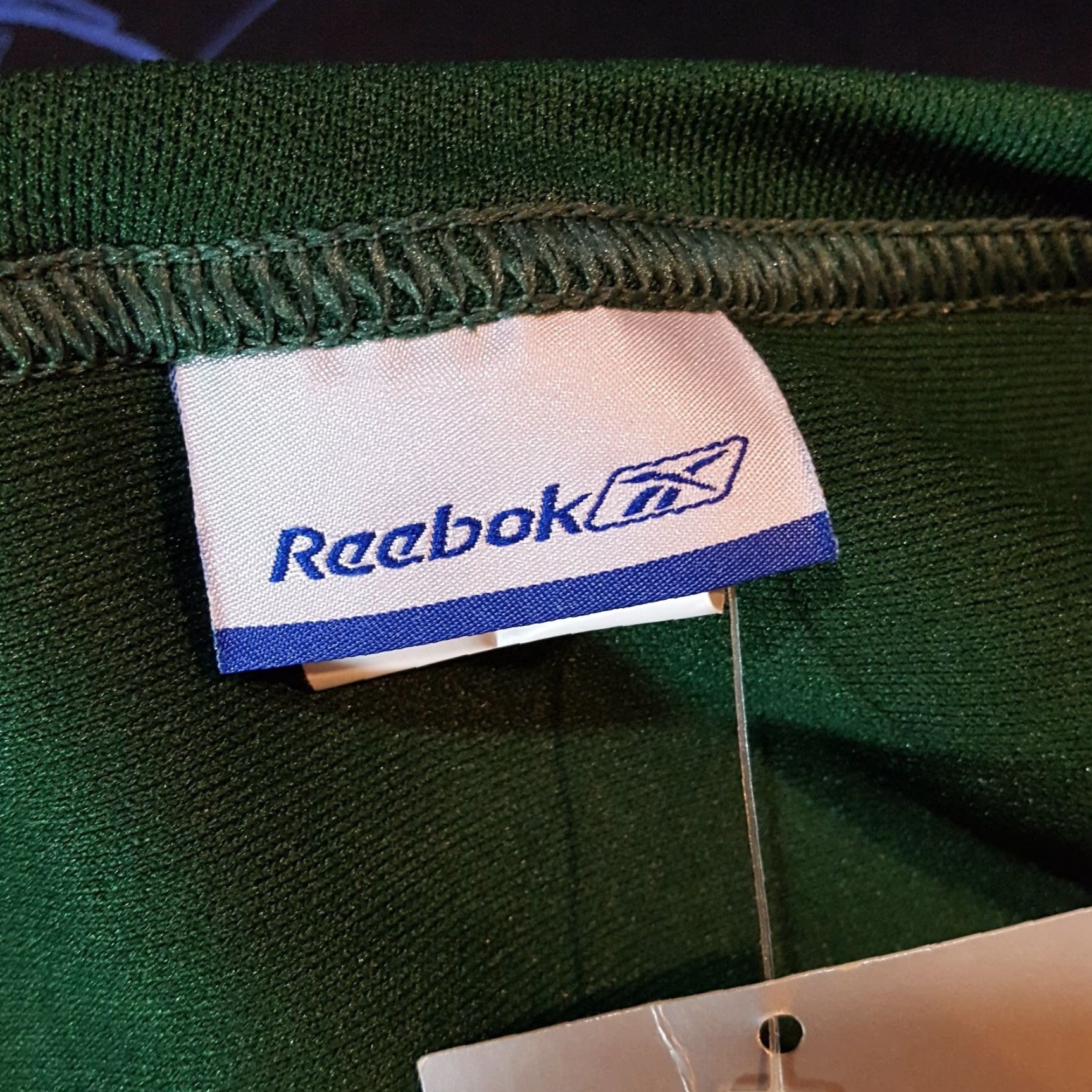 Reebok VINTAGE Reebok Green Football Jersey T-Shirt Men XL Warmup Dark Green Y2K Short Sleeve V-Neck Graphic Print 90s Retro Sports Casual Mens Size US XL / EU 56 / 4 - 7 Thumbnail