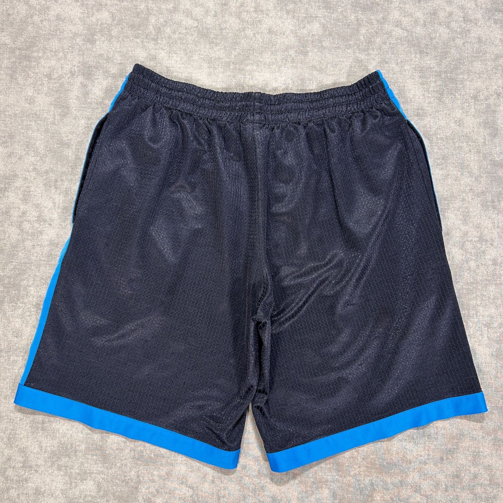 Spalding VTG Y2K Spalding streetwear sportswear bball shorts mens M Size US 31 - 2 Thumbnail