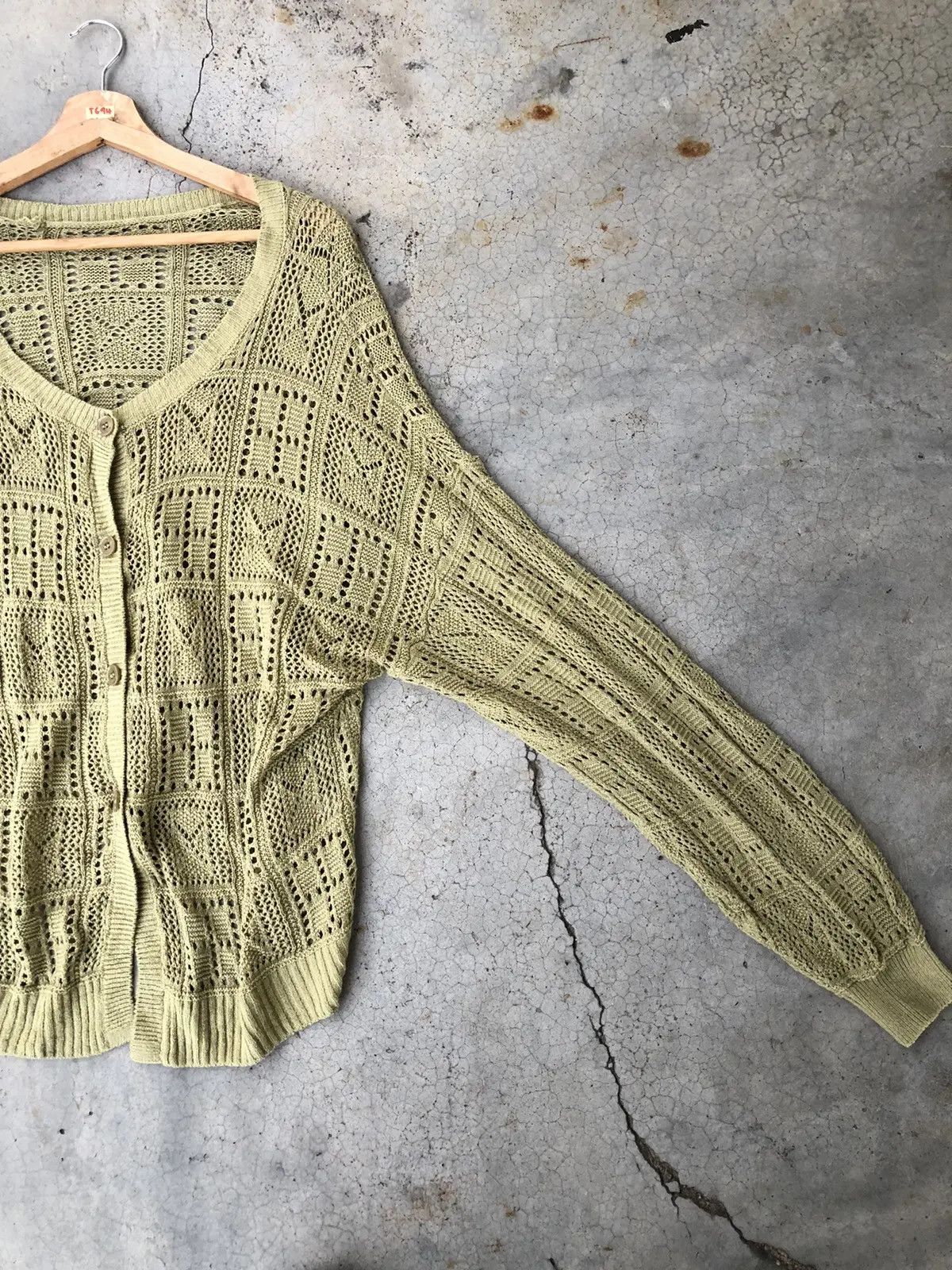 Designer Japanese Urbanity Mesh Netting Pullover Knitting Pattern Size US L / EU 52-54 / 3 - 4 Thumbnail