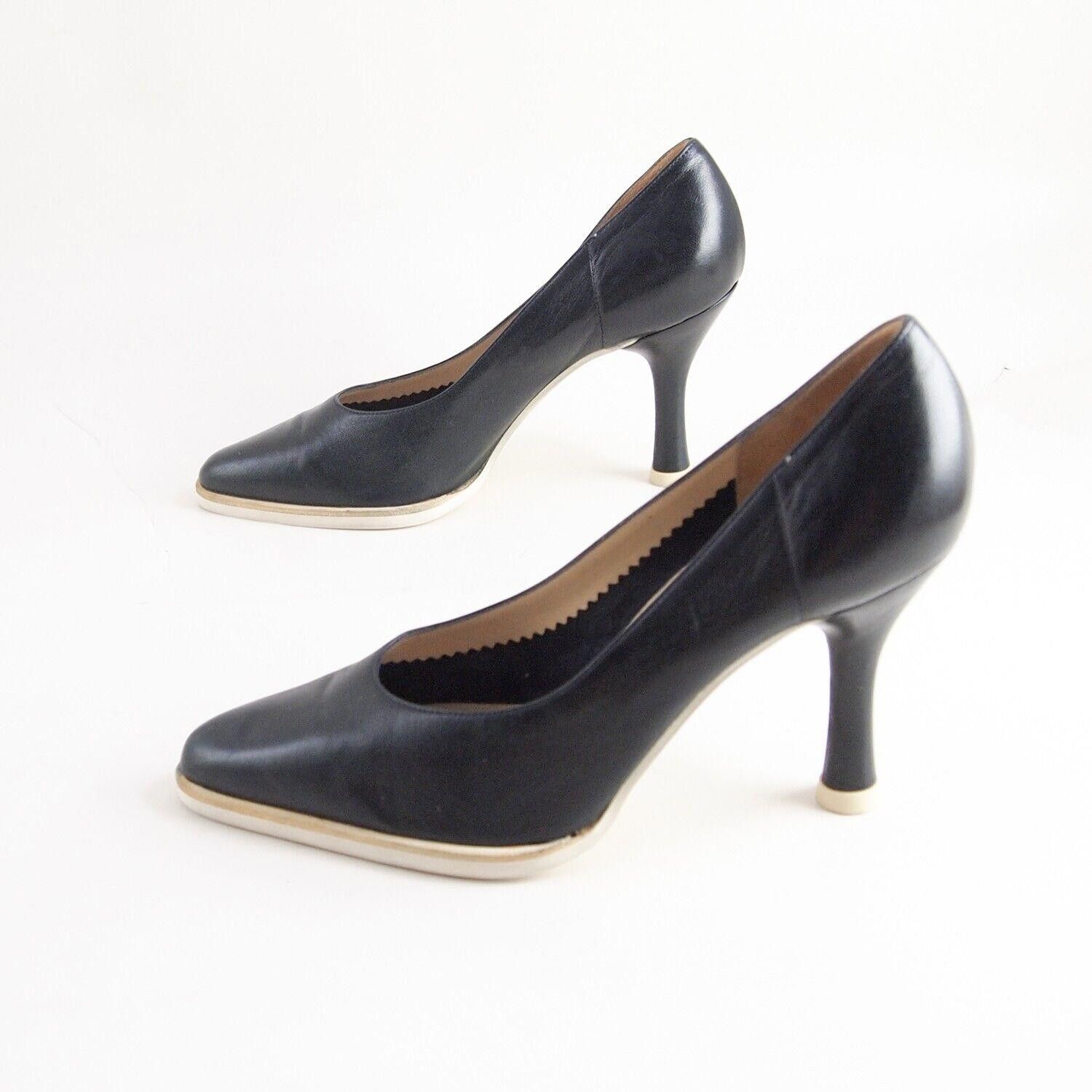 Sergio Rossi Sergio Rossi Heels Black Leather Mid Pointy Toe US 6 EU 36 Size US 6 / IT 36 - 2 Thumbnail