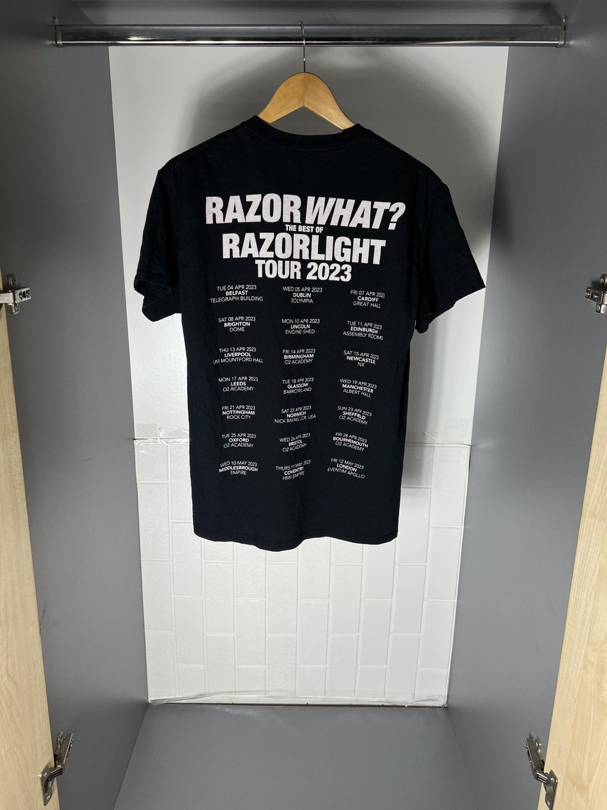 Band Tees VINTAGE RAZORLIGHT WORLD TOUR ROCK T-SHIRT METAL PUNK Y2K Size US M / EU 48-50 / 2 - 17 Thumbnail