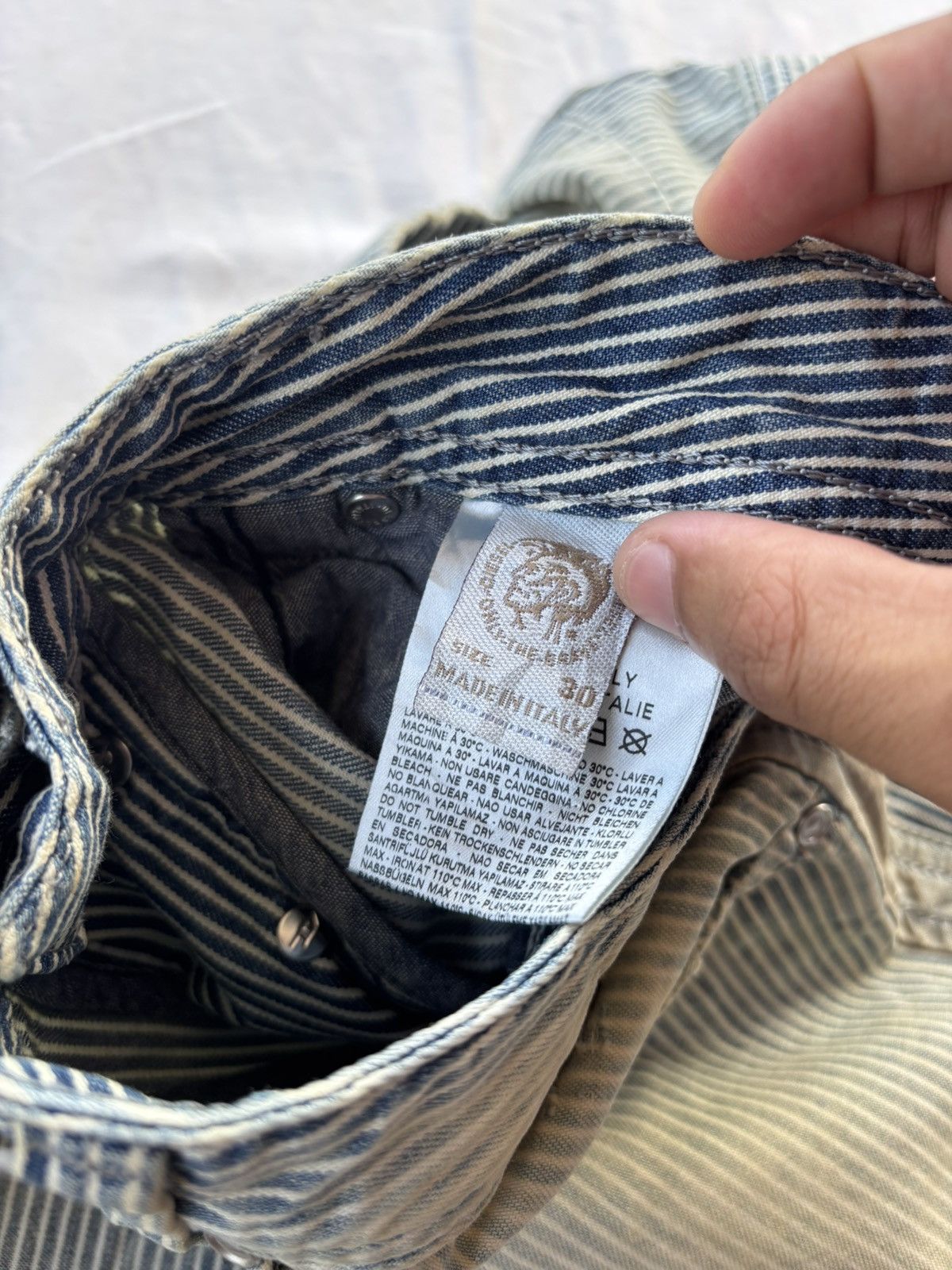 Diesel BUY IT NOW🔥DIESEL DARRON FADED STRIPE DISTRESSED DENIM JEANS Size US 31 - 12 Thumbnail