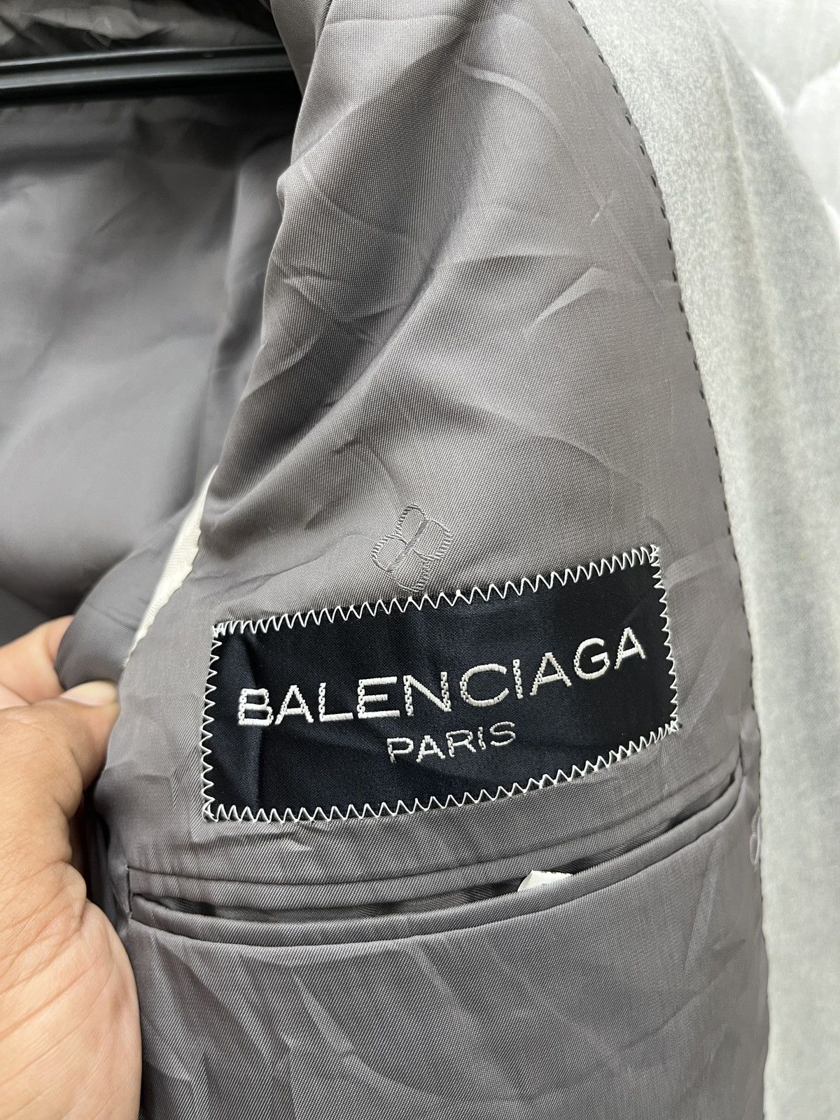 Balenciaga 🔥🔥🔥STEALS BALENCIAGA PARIS Size US S / EU 44-46 / 1 - 8 Thumbnail