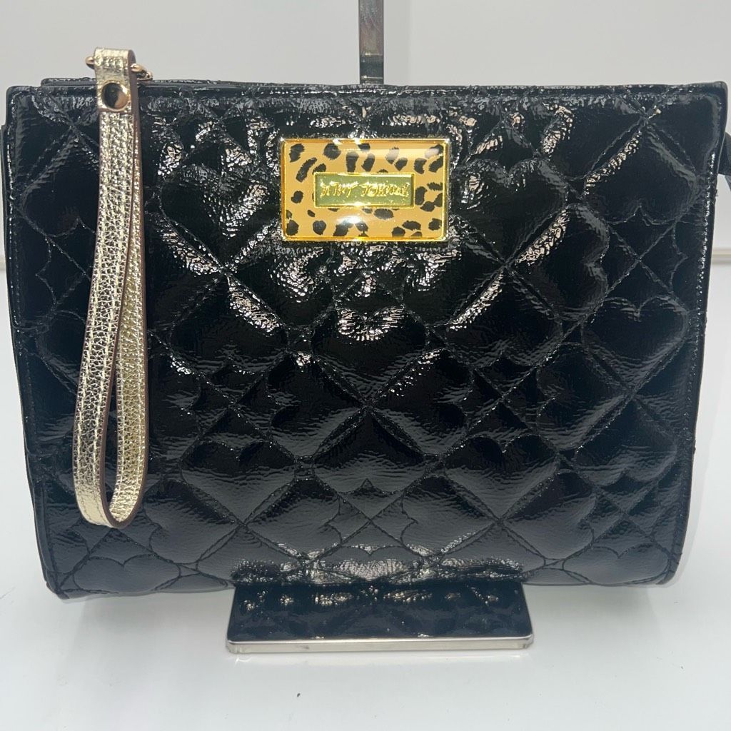 Betsey Johnson Betsey Johnson Large Faux Leather Black and Gold Quilted Wri Size ONE SIZE - 2 Thumbnail