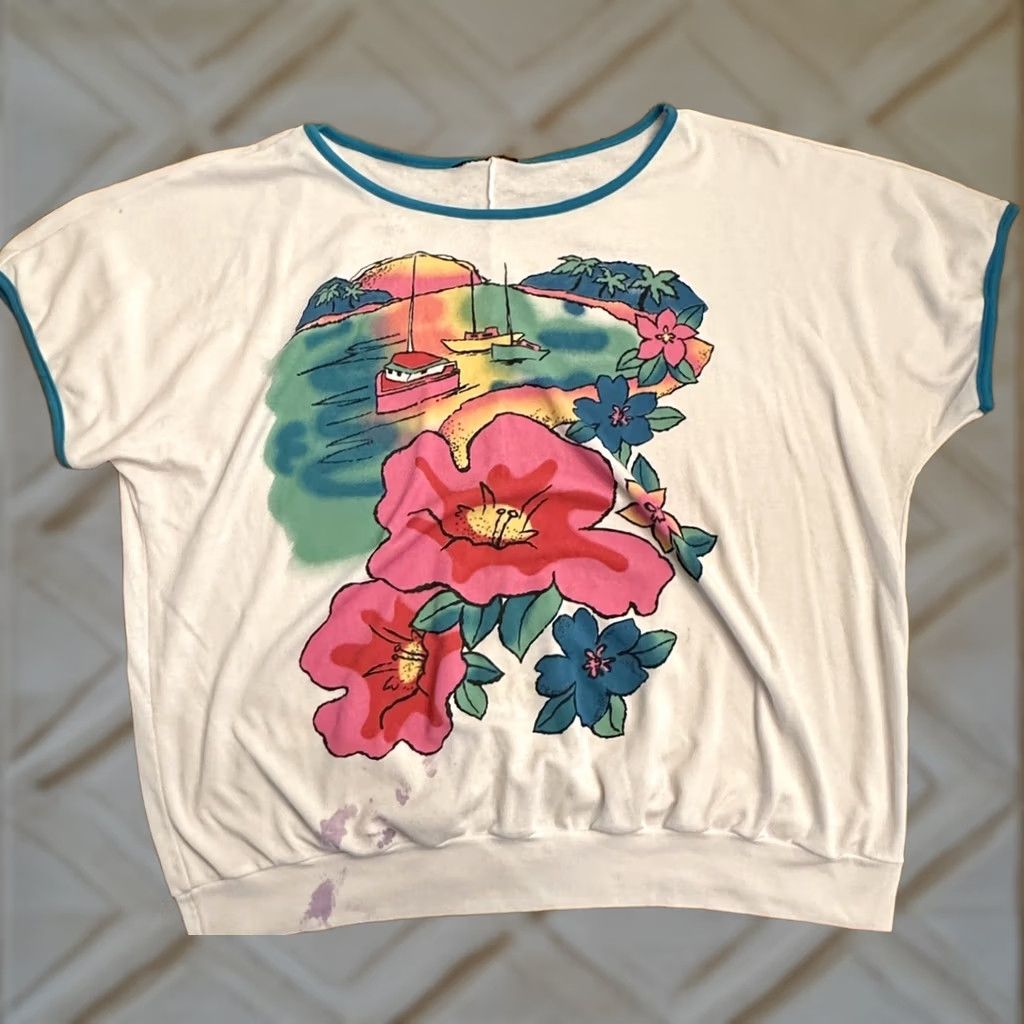 Vintage VINTAGE Hawaiian T-Shirt Women One Size 2XL White Hibiscus Flower No Tag 24”x25” Modern Look Size ONE SIZE - 1 Thumbnail