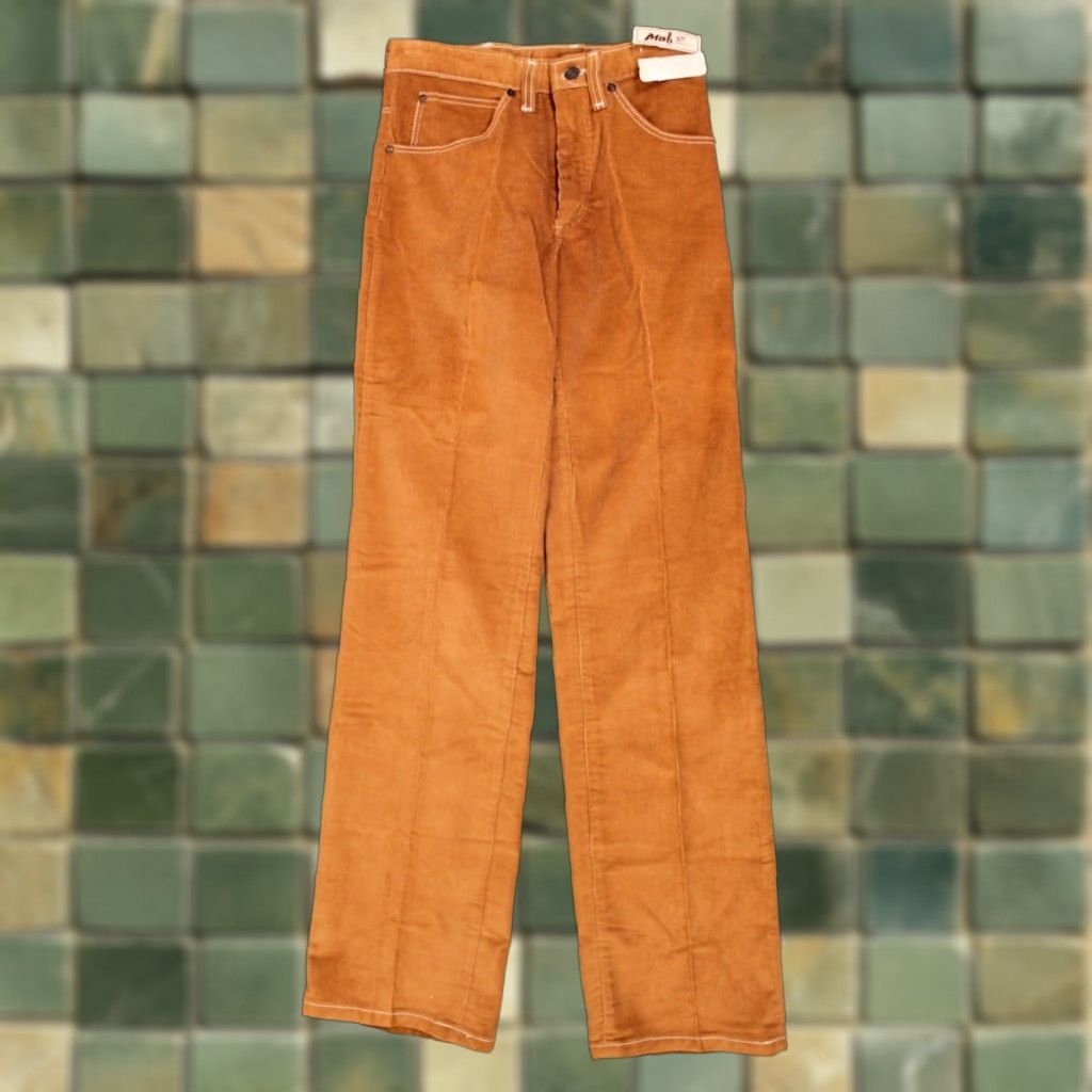 Vintage VINTAGE Men’s VTG 1970s NOS Male Brown Corduroys Flare Pants 28x34 70s Men’s Corduroy Flare N/A Size US 28 / EU 44 - 1 Thumbnail