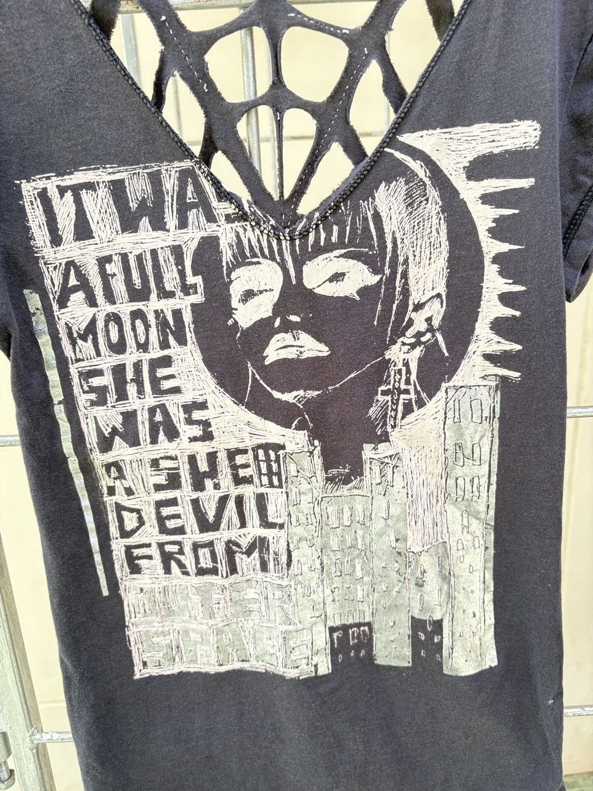 Japanese Brand RELIGION back spiderweb cutout grey tee Size S / US 4 / IT 40 - 4 Thumbnail