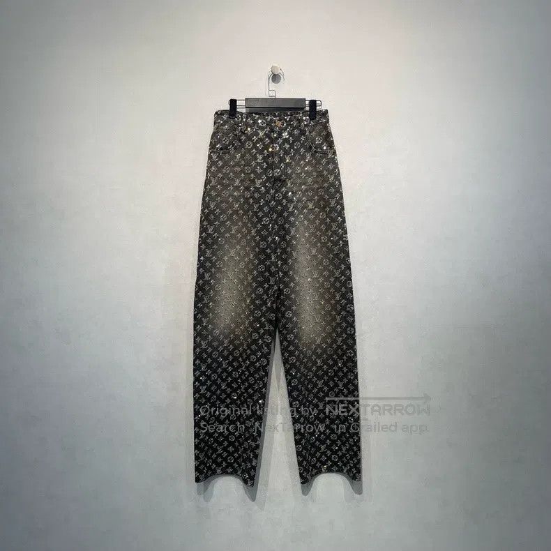 Louis Vuitton Louis Vuitton Limited logo full diamond jeans Size US 28 / EU 44 - 1 Thumbnail
