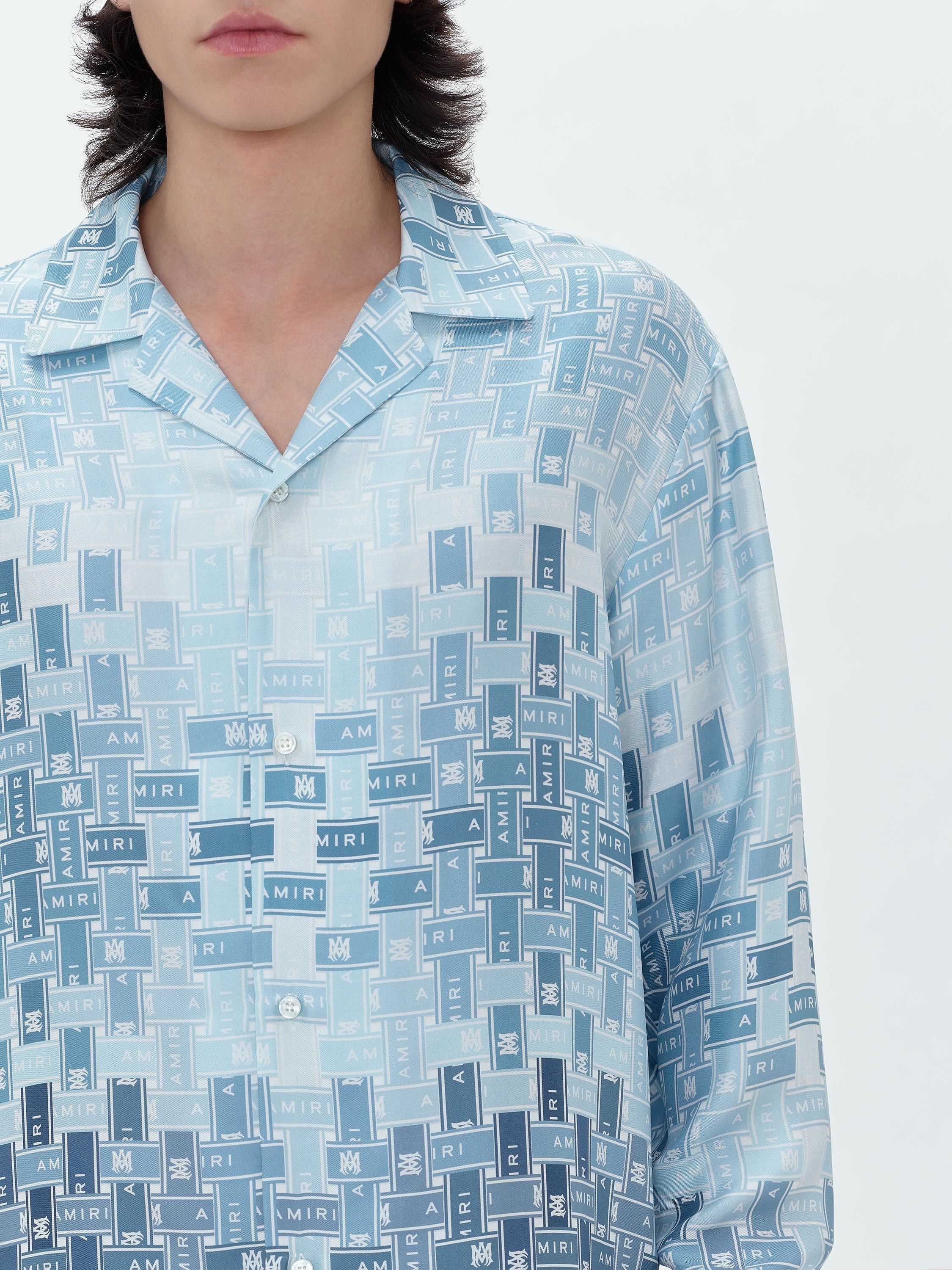 Amiri o1s1wg110825 Gradient Tape Shirt in Blue/White Size US XL / EU 56 / 4 - 7 Thumbnail