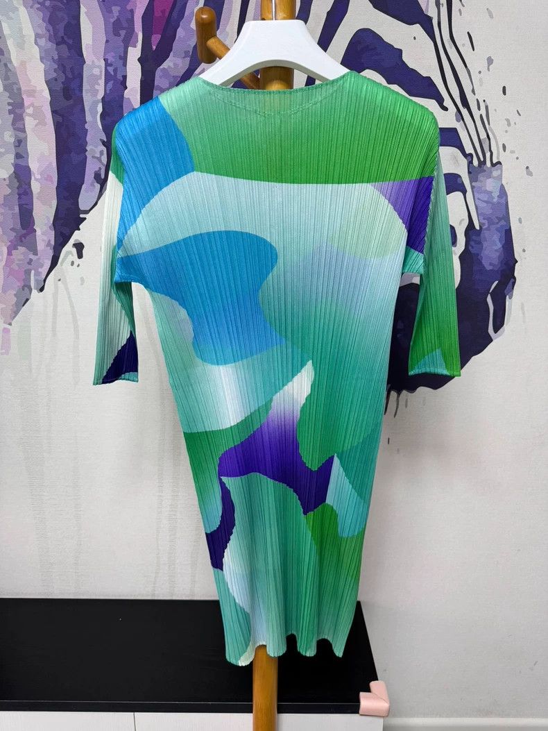 Issey Miyake Issey Miyake size:3 Green cloud pleated dress Size S / US 4 / IT 40 - 2 Thumbnail
