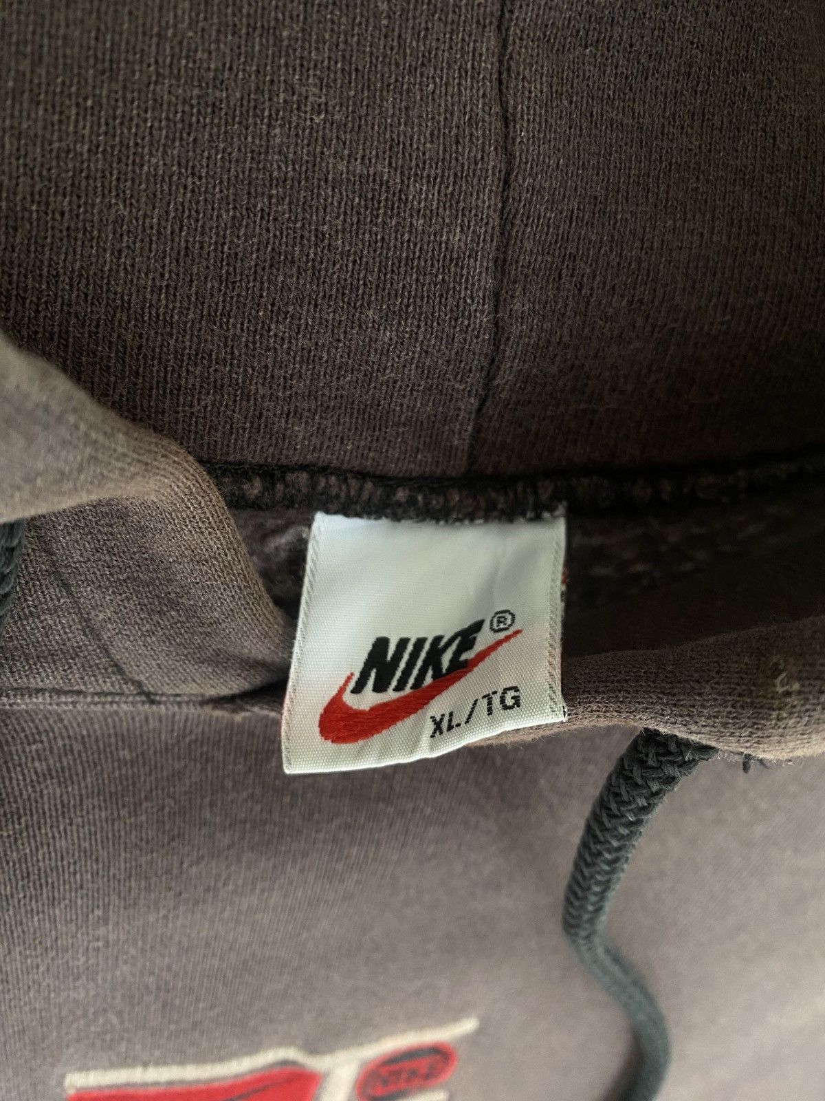 Nike 90s Nike Centre Logo Distressed Fade Hoodie Size US XL / EU 56 / 4 - 7 Thumbnail