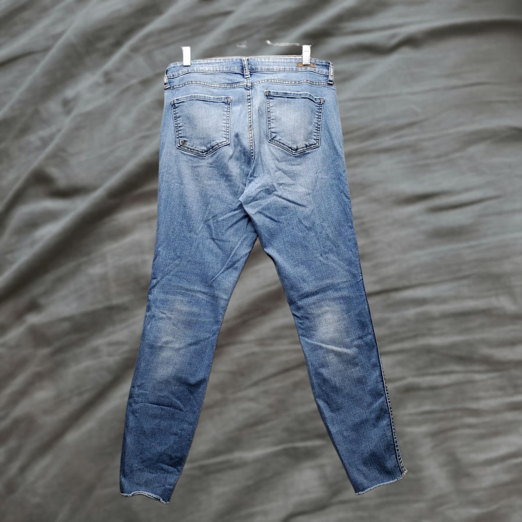 Vintage KUT from the Kloth Jeans Womens 12 Blue FAB Ankle Skinny High Rise Frayed Hem Size 34" / US 12 / IT 48 - 1 Thumbnail
