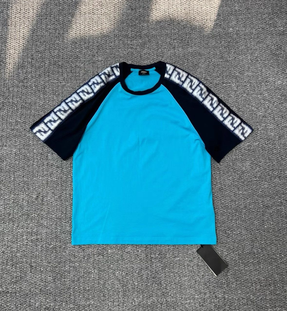 Fendi Fendi SS23 Color Blocked Short Sleeve T-Shirt -2507 Size US S / EU 44-46 / 1 - 1 Thumbnail