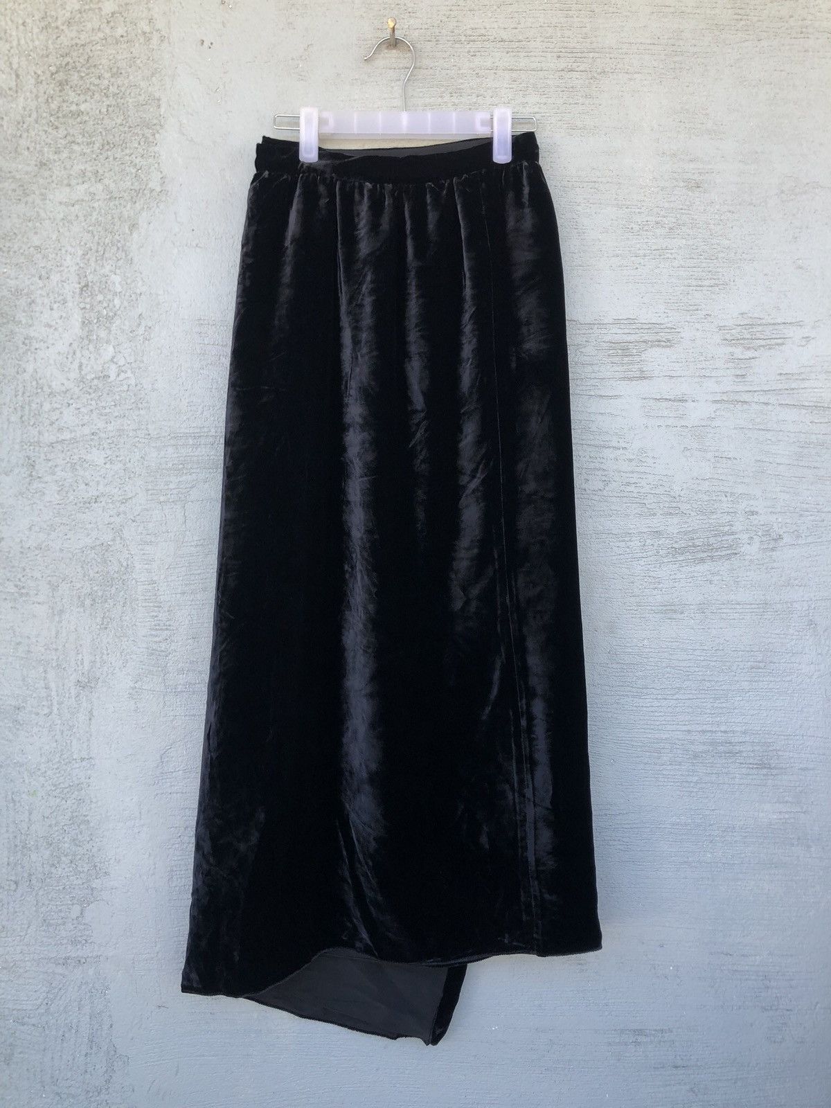 Giorgio Armani Vintage Giorgio Armani Velour Asymmetrical Skirt Size 26" / US 2 / IT 38 - 8 Thumbnail