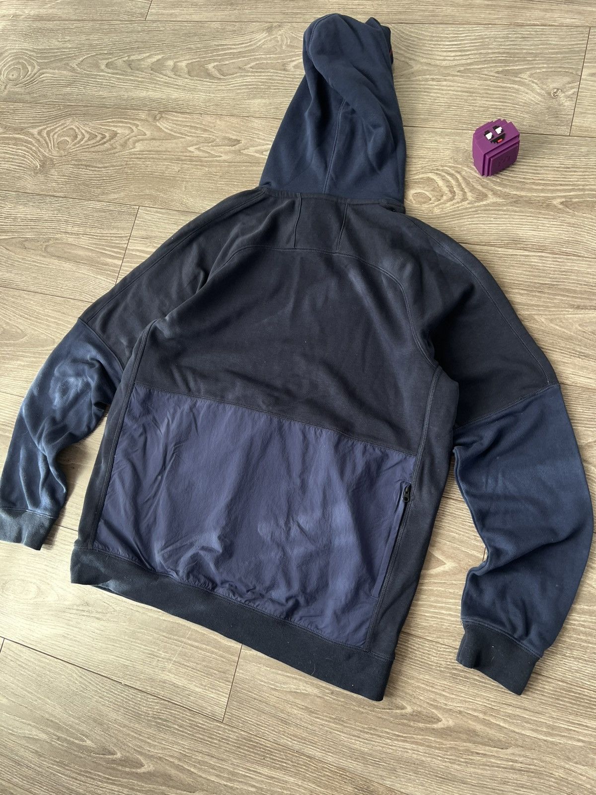 Nike Nike FCB Barca Secret Nylon Zip Pocket New SS Hoodie Size US L / EU 52-54 / 3 - 15 Thumbnail