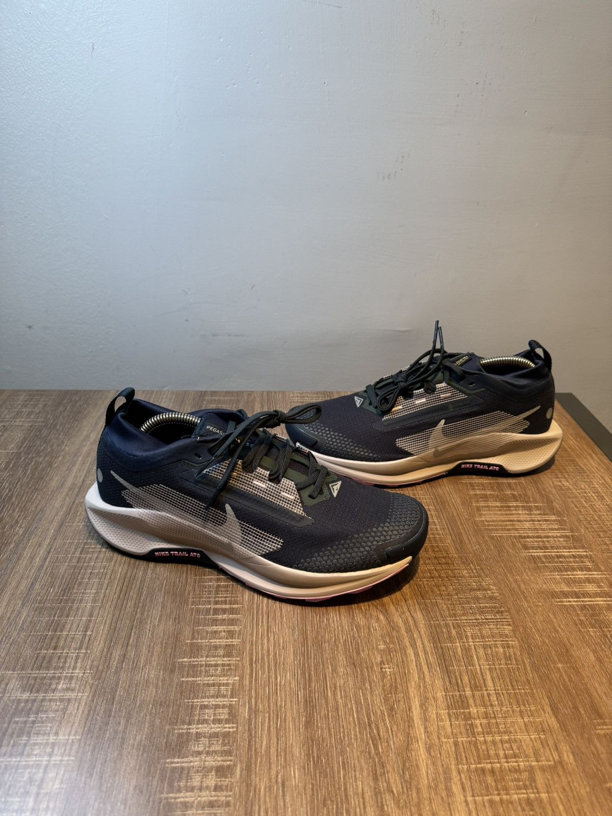 Nike NEW Nike Pegasus Trail 5 GORE-TEX Armory Navy Womens 9.5 Size US 9.5 / IT 39.5 - 2 Thumbnail