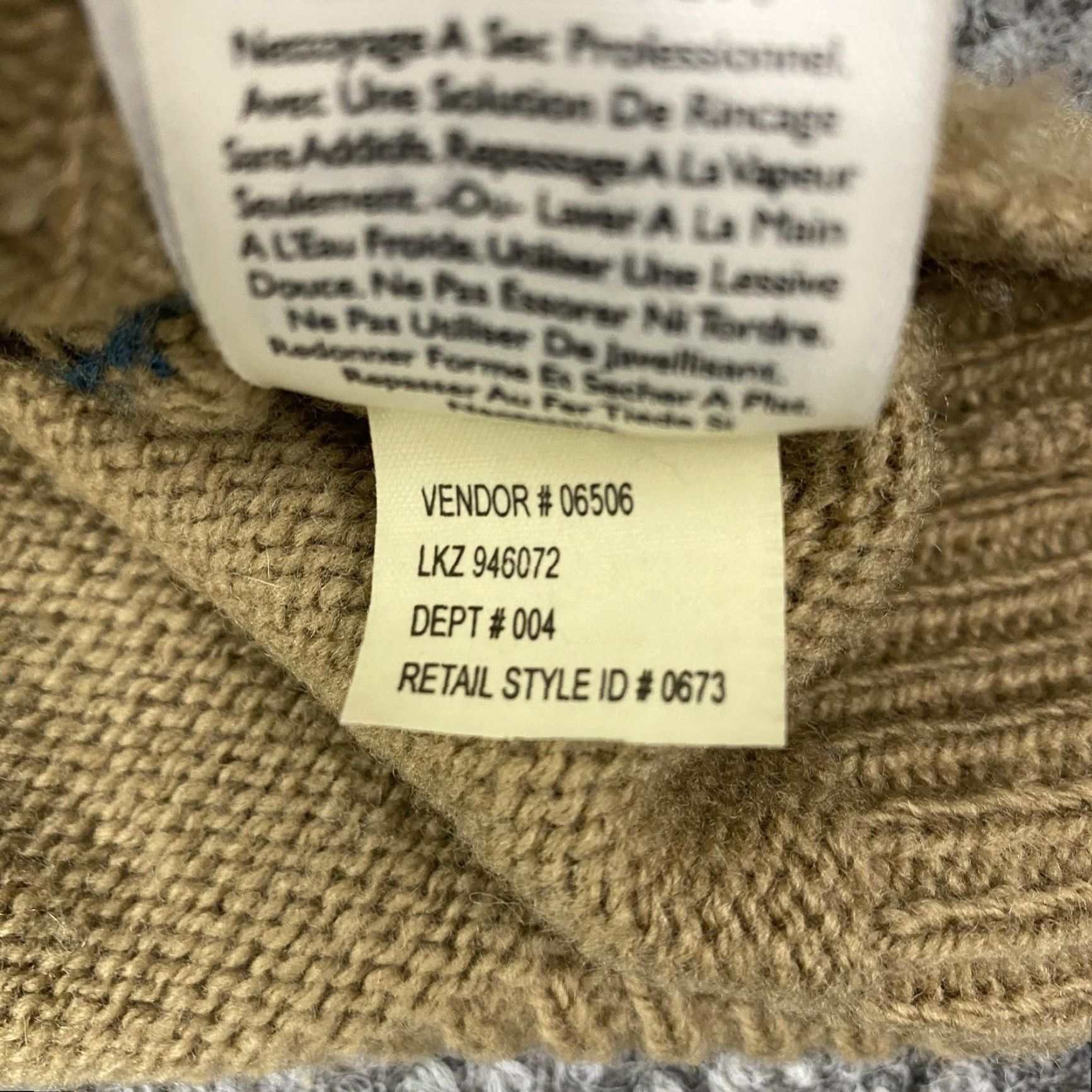 Eddie Bauer VINTAGE Eddie Bauer Sweater XL Beige Argyle V-Neck Knit Pullover 100% Wool Mens Size US XL / EU 56 / 4 - 7 Thumbnail