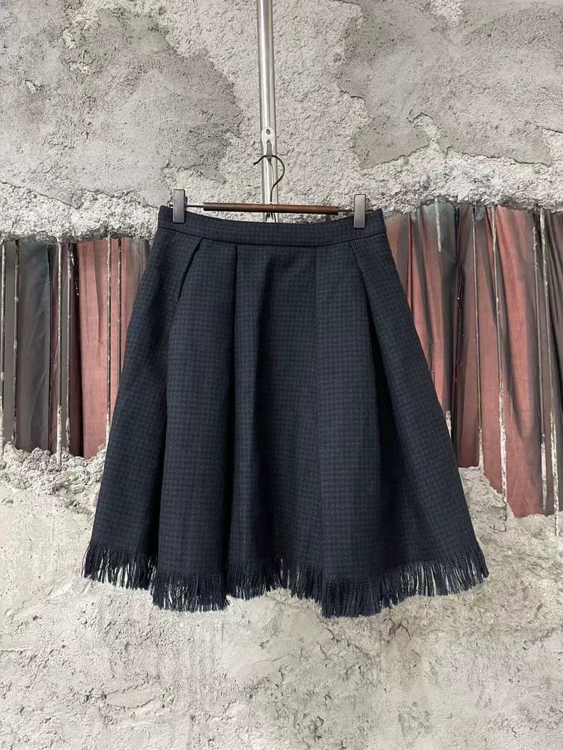 Dior Short Skirt in Elegant Design-dmc