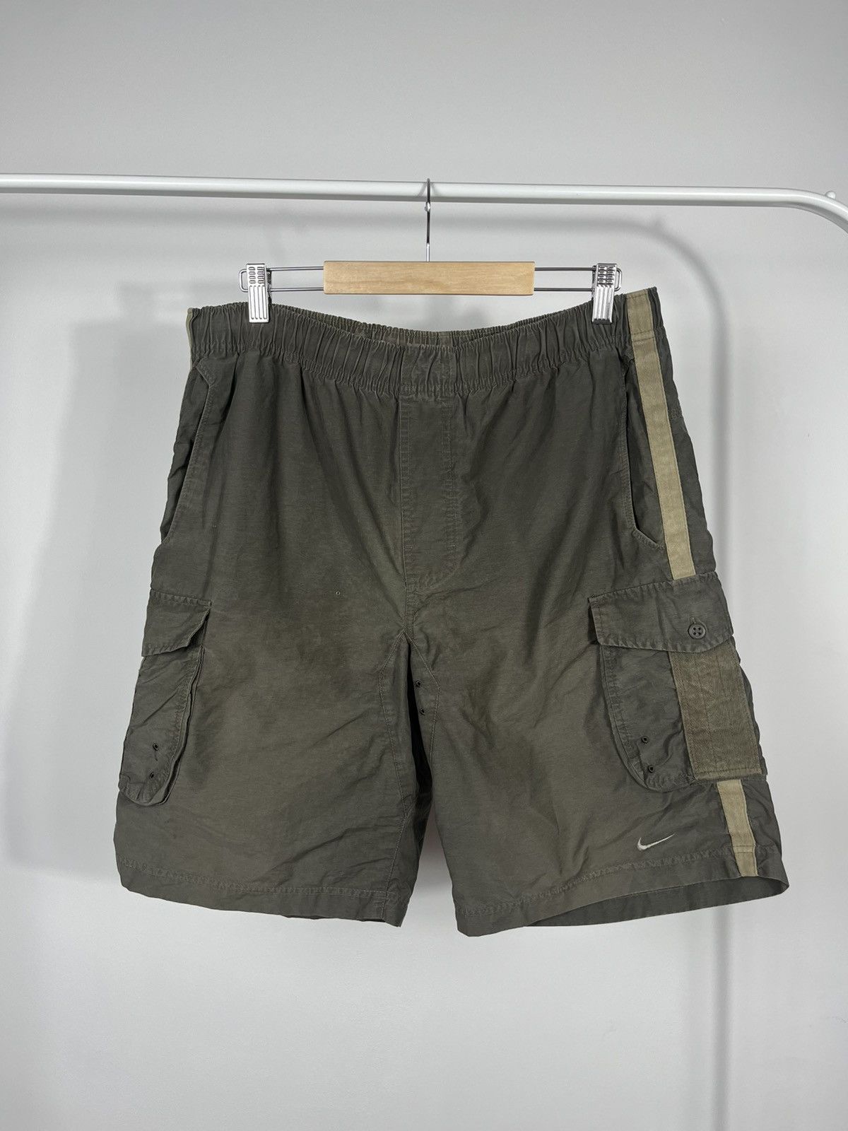Nike Nike Vintage Faded Cargo Shorts Olive Green Size L Size US 34 / EU 50 - 1 Thumbnail