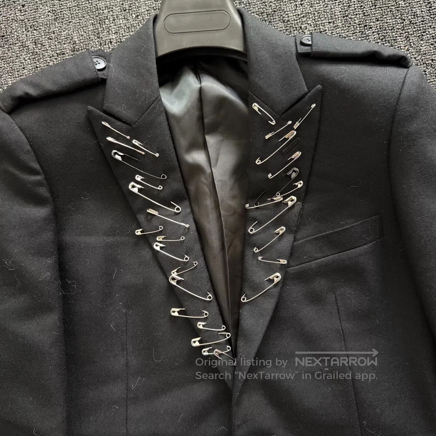 Pledge Black Gun Collar Suit by Pledge. Size M / US 6-8 / IT 42-44 - 7 Thumbnail