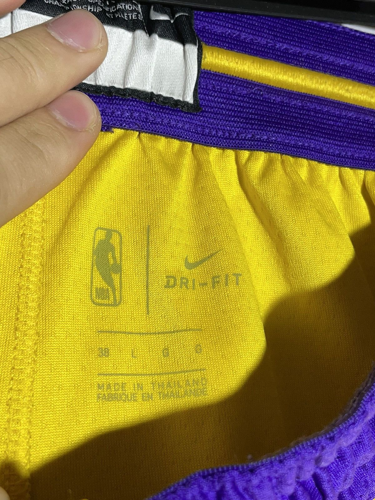 NBA L.A Lakers Nike Y2k Streetwear NBA Basketball Shorts Size US 38 / EU 54 - 12 Thumbnail