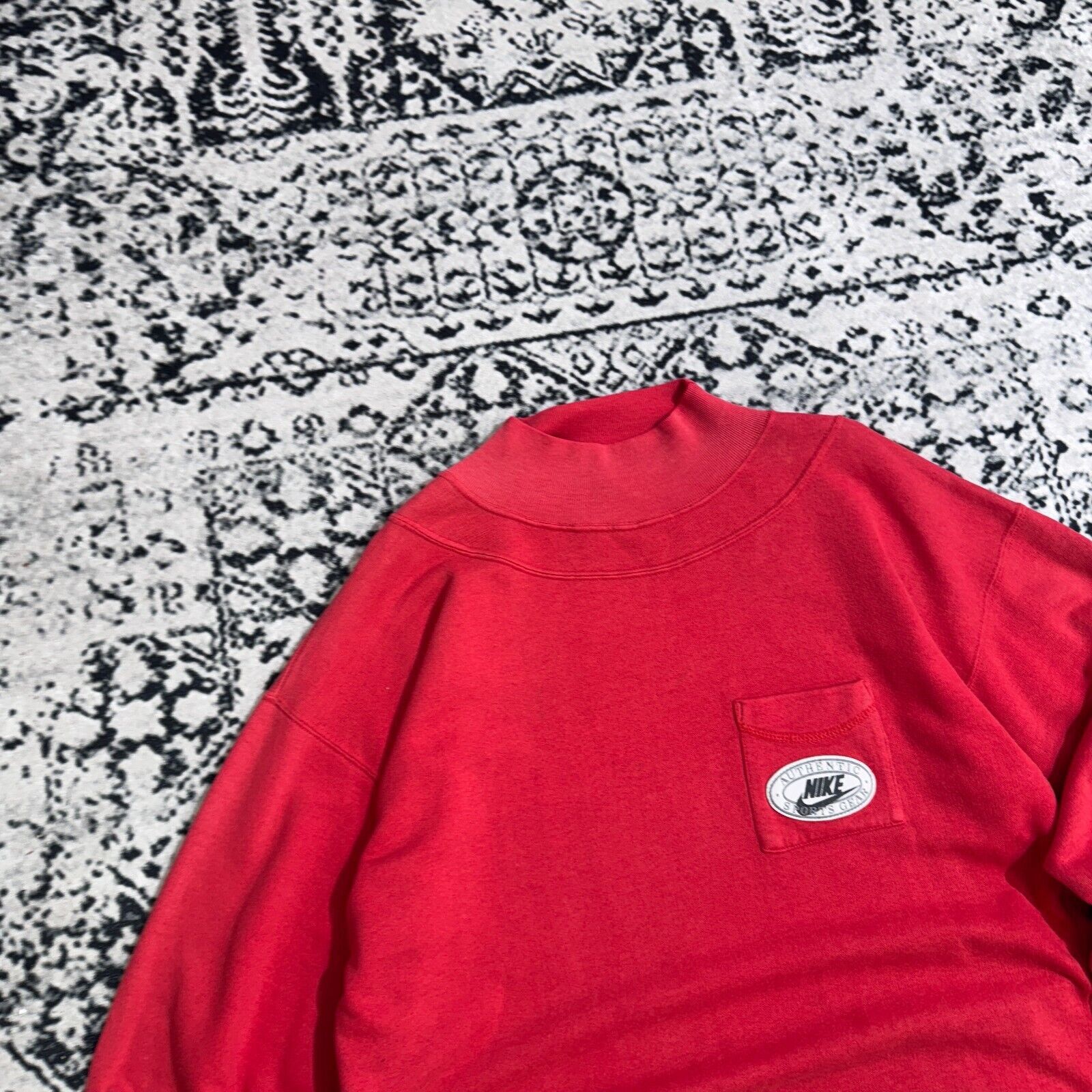 Nike × Vintage Vintage Nike Unisex Red Cotton Crewneck Size S Y2K 90s 80s Size US S / EU 44-46 / 1 - 4 Thumbnail