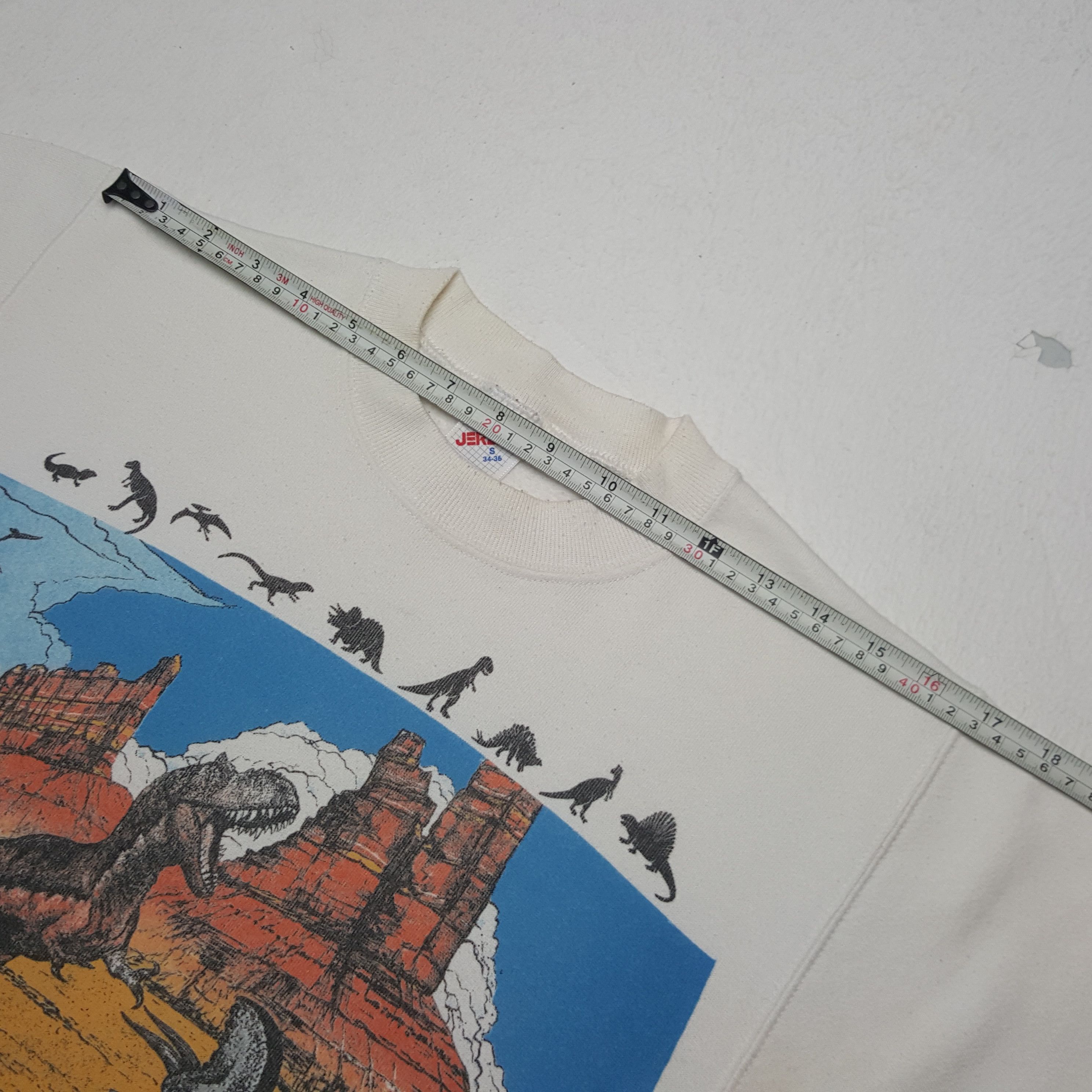 Vintage Vintage Dinosaur Art Sweatshirt Size US XS / EU 42 / 0 - 6 Thumbnail