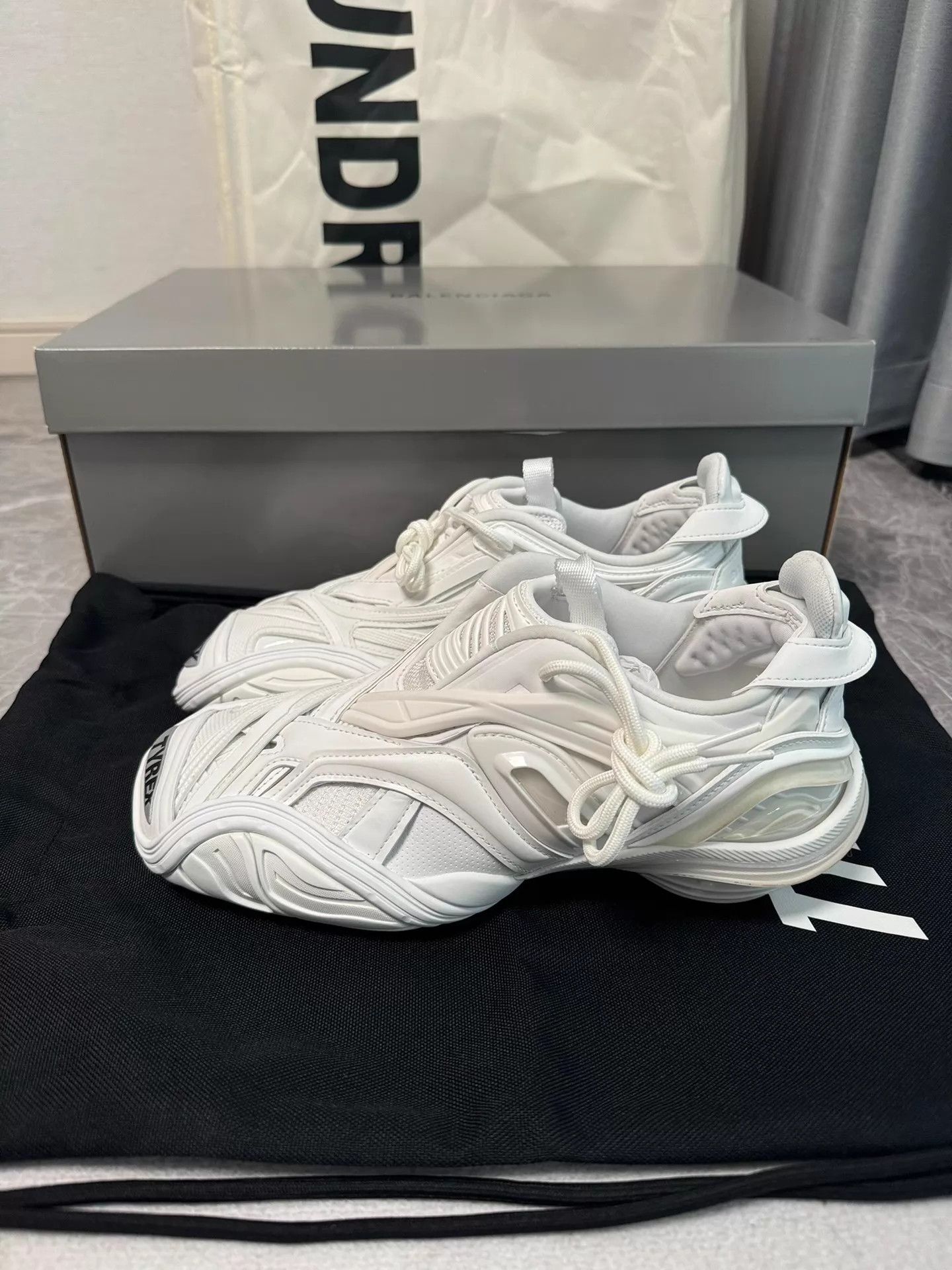 Balenciaga Balenciaga Tyrex Alien White Sneaker EUR 37 Size US 6.5 / IT 36.5 - 1 Thumbnail
