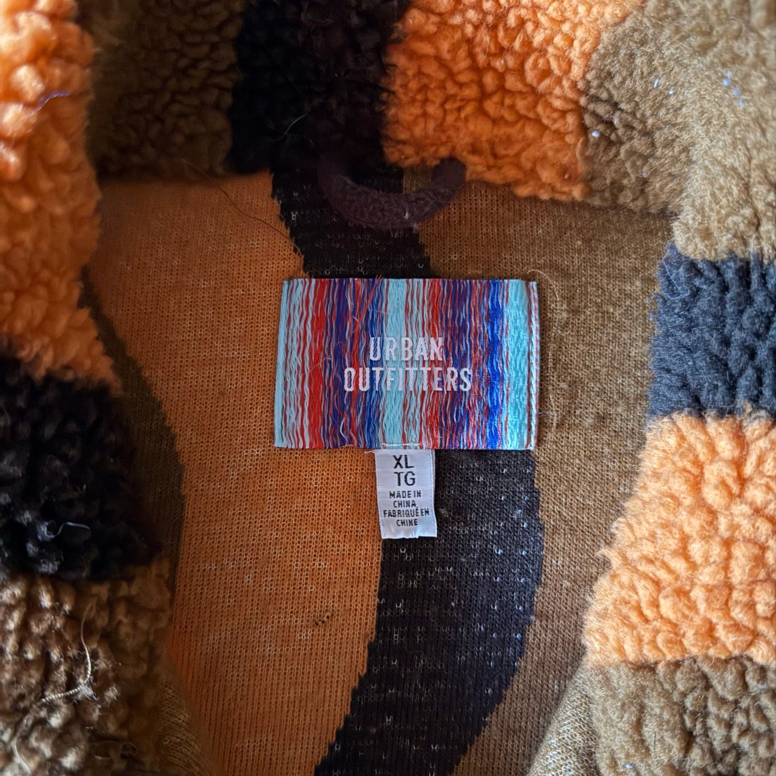 Urban Outfitters Fuzzy orange urban outfitters fleece zip up size extra large Size US XL / EU 56 / 4 - 2 Thumbnail