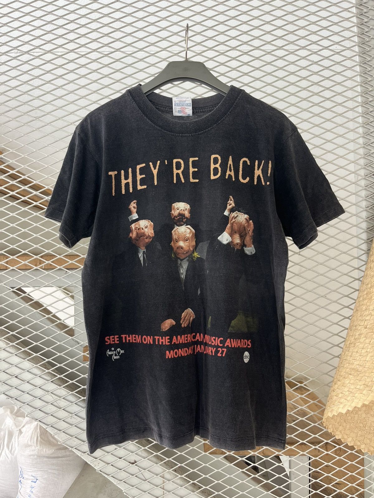 Band Tees × Vintage Vtg Motley Crue They’re Back! 1997’s ( Make Size XL to L ) Size US L / EU 52-54 / 3 - 2 Thumbnail