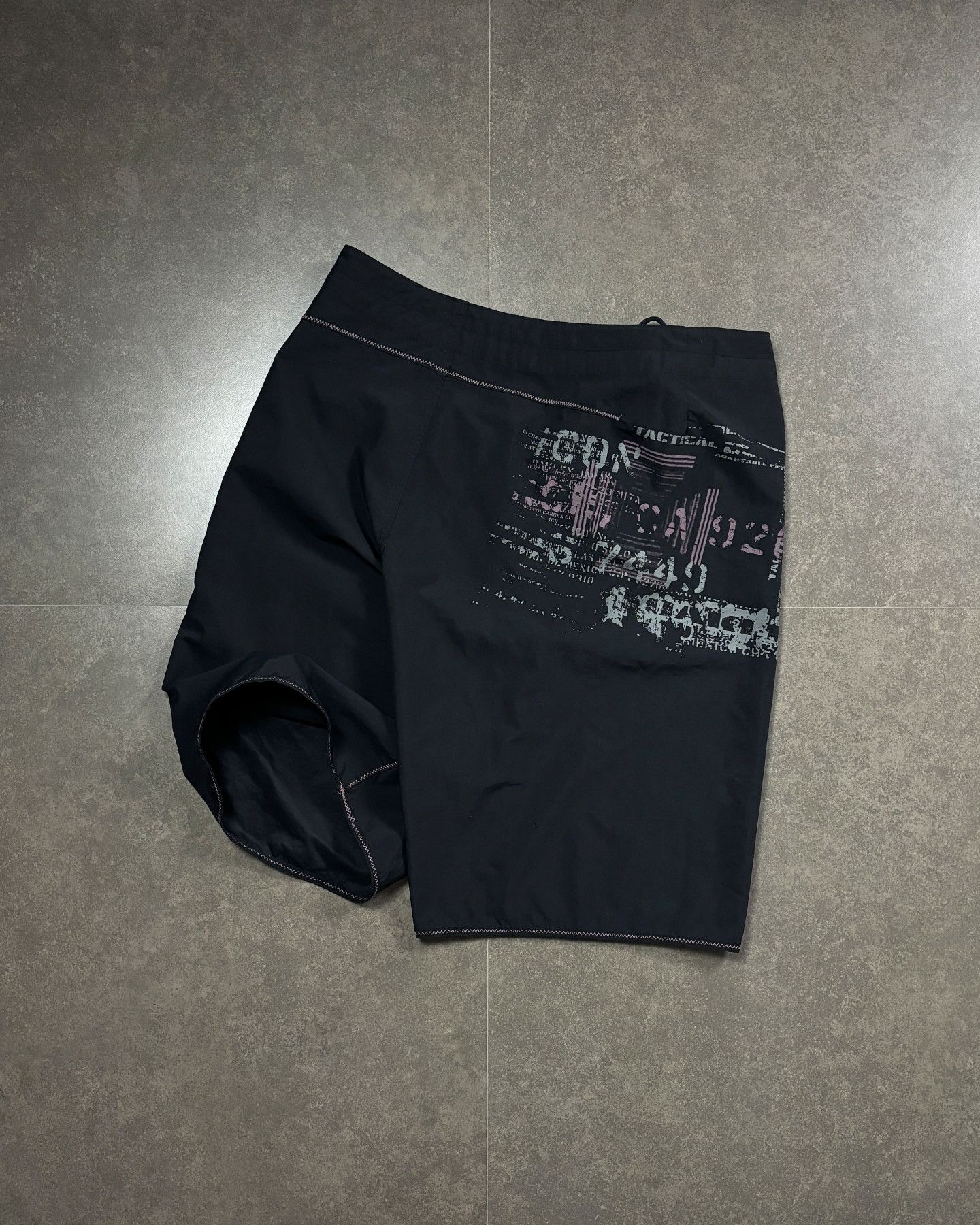 Oakley Oakley Panelled Board Short Vintage Size US 34 / EU 50 - 1 Thumbnail