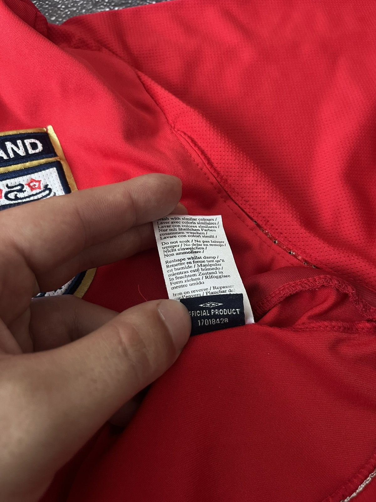 Umbro 00s Vintage Umbro England 2006 Away Kit Soccer Jersey Size US L / EU 52-54 / 3 - 14 Thumbnail